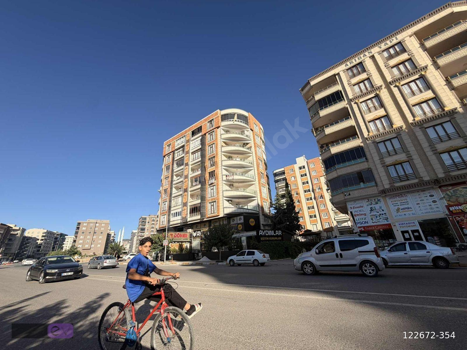 BADILLI SİTESİ SATILIK 3+1 GENİŞ DAİRE
