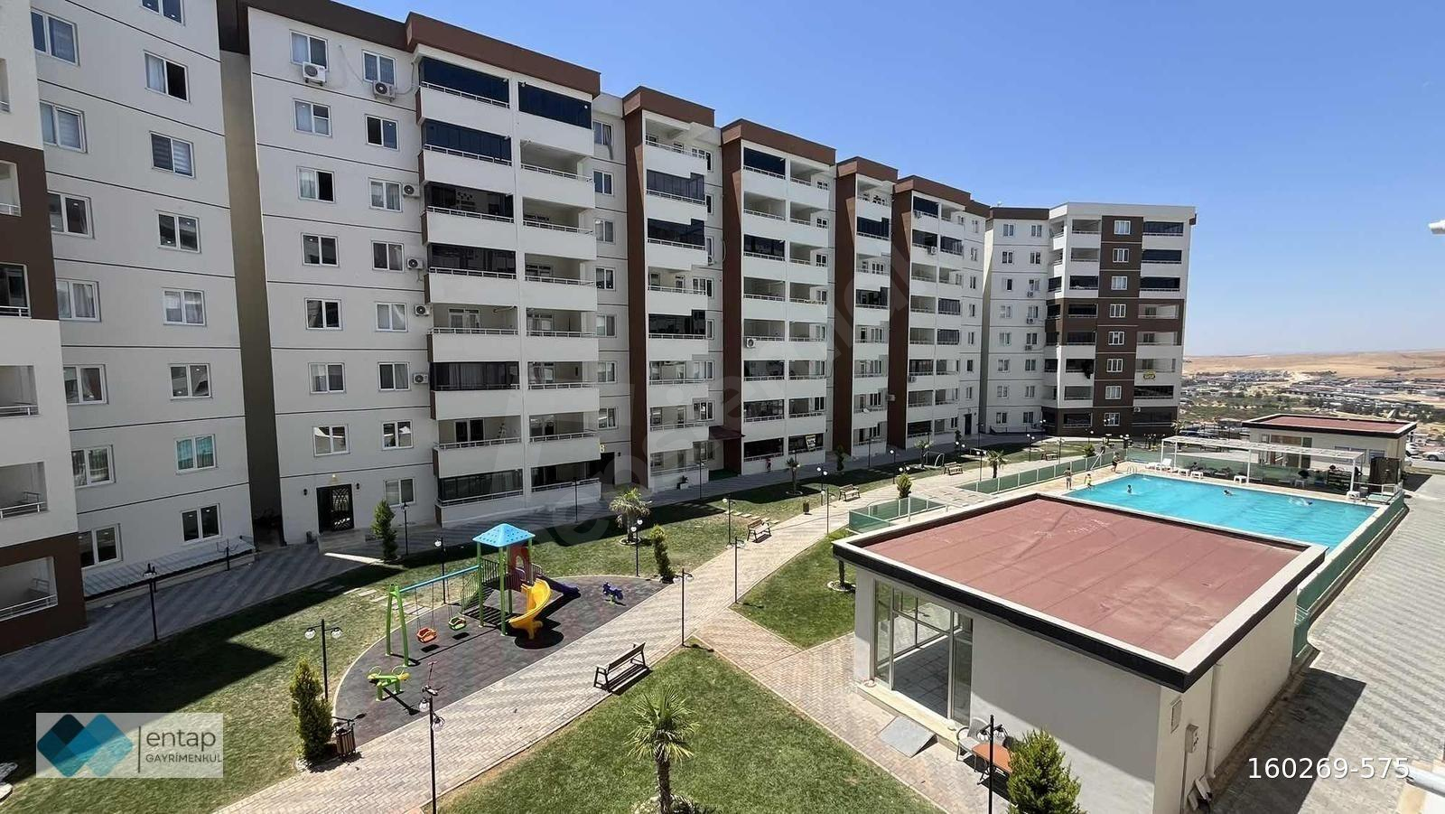 ENTAPTAN KÖRKÜN SİBEL TOWERS'DA 2+1 HAVUZ MANZARALI FIRSAT DAİRE