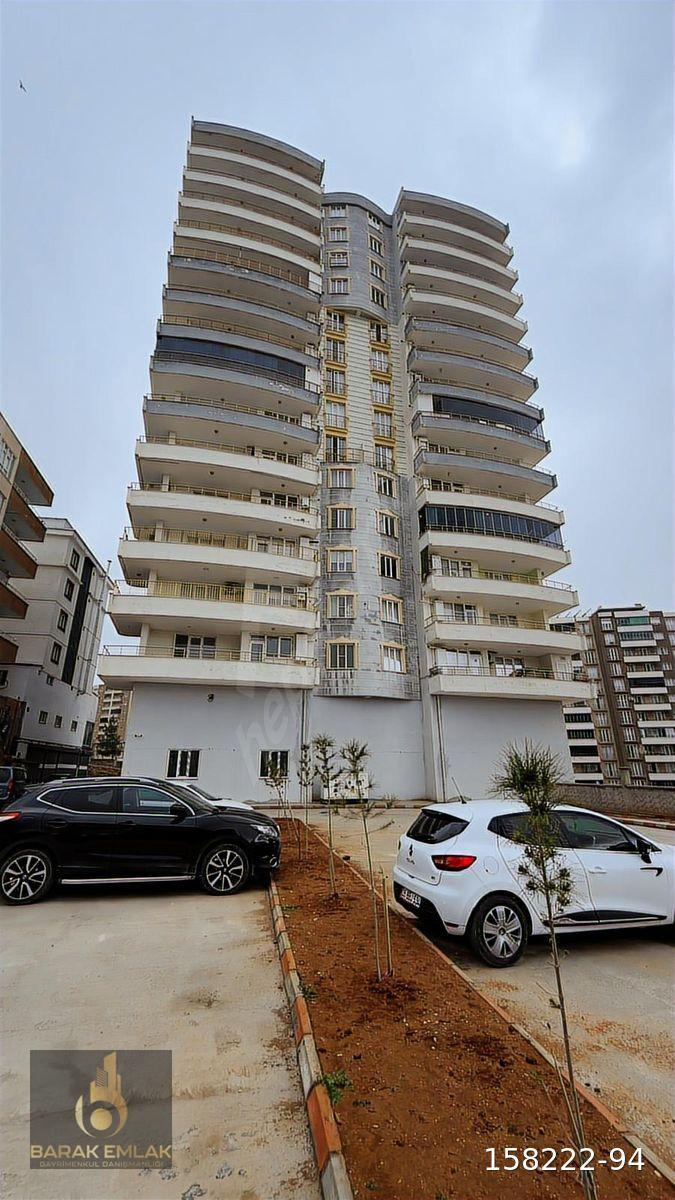 BARAK EMLAK'TAN YALIMDA SATILIK FULL BAKIMLI 3+1 LÜKS DAİRE