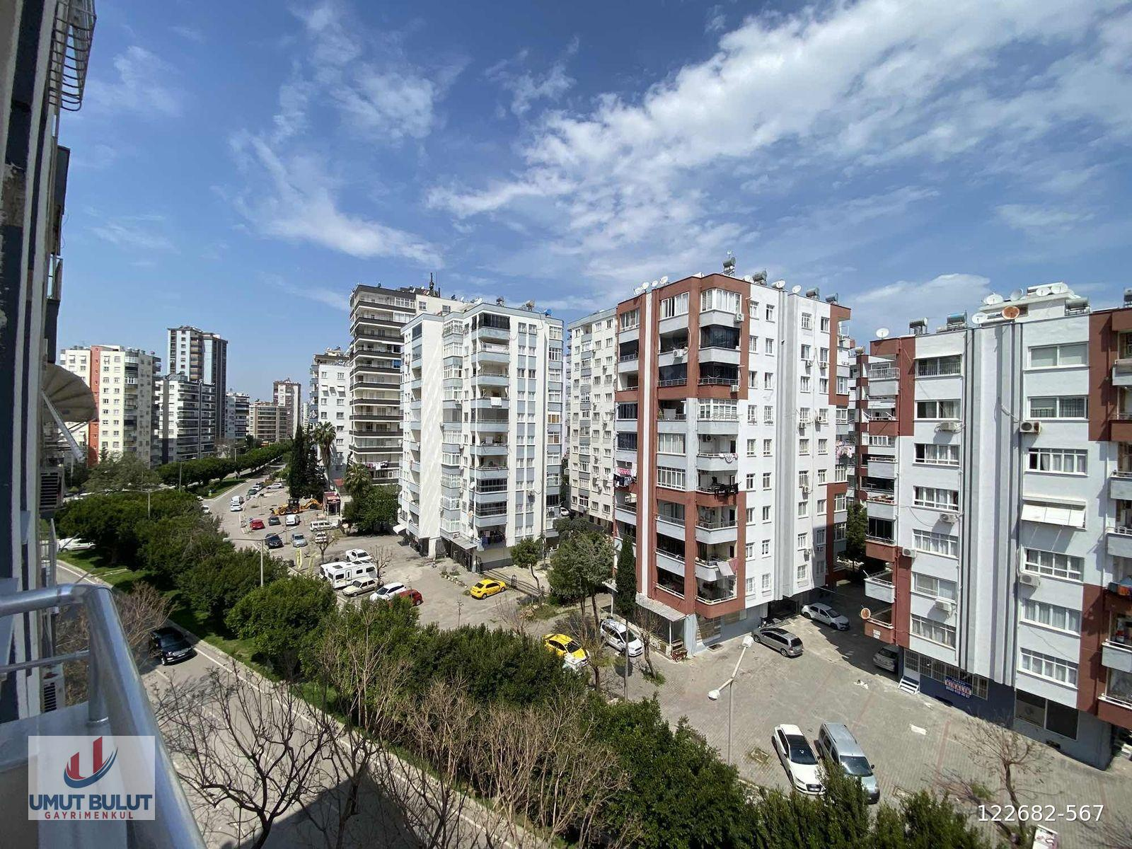 Cadde Üzeri 3+1 Kapalı Mutfaklı İçerisi Yeni Tadilatlı