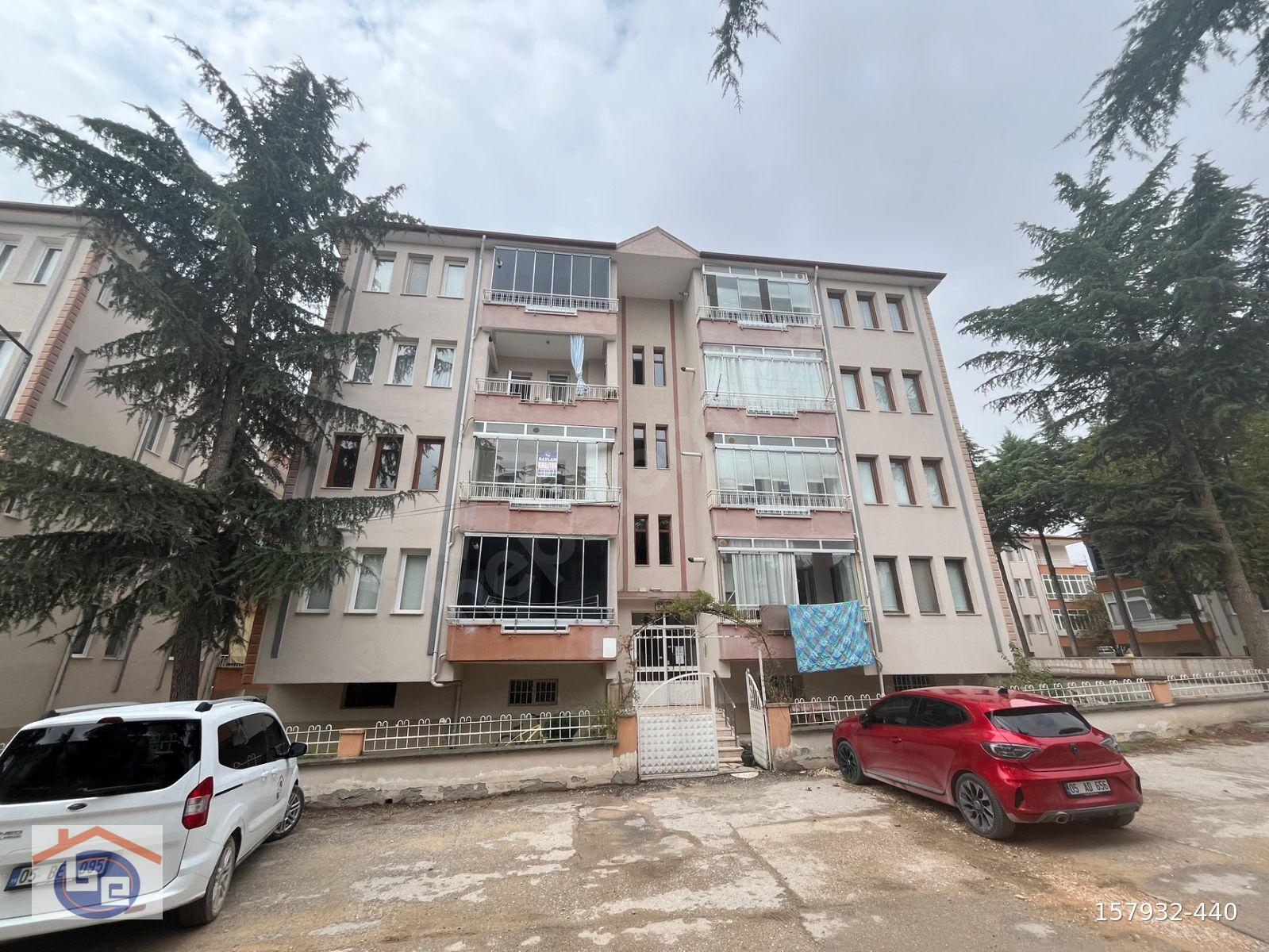 BAYLAN EMLAK'TAN BAHÇELİEVLER MAH. GÖZDE SİT. 2. KAT 3+1 KİRALIK