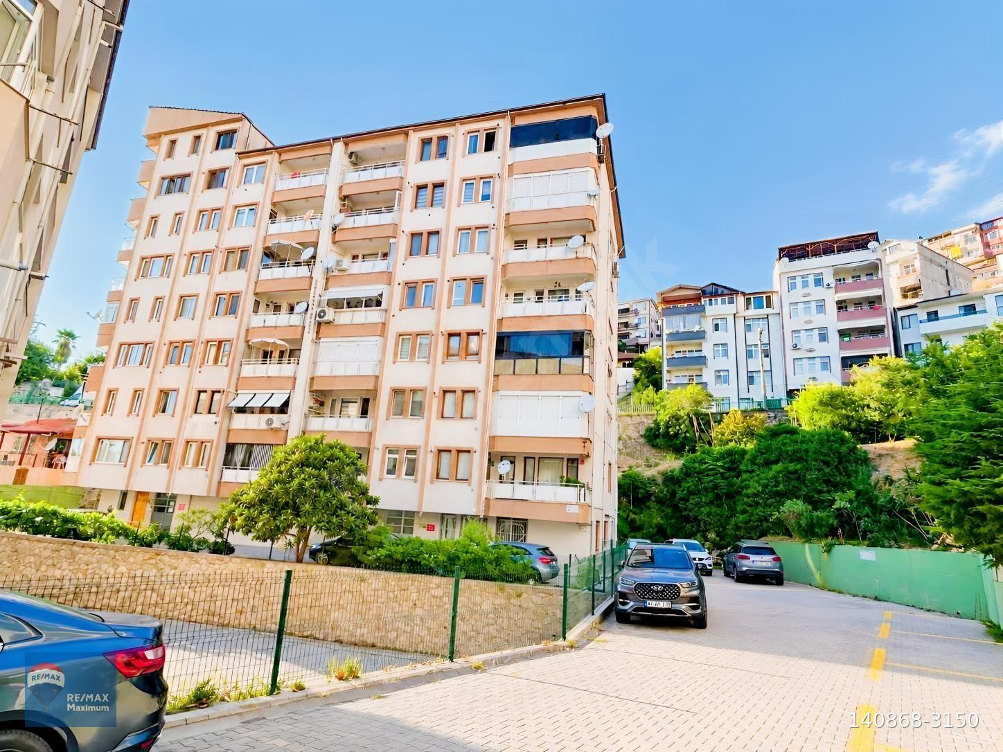 İzmit Zabıtan Kardelen site de Satılık 3+1 Daire