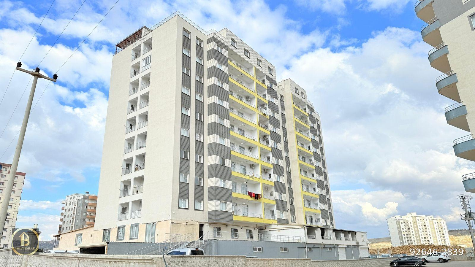 D.BAKIR YOLU ÜZERİ KİRALIK 1+1 GENİŞ DAİRE İSBAY EMLAK