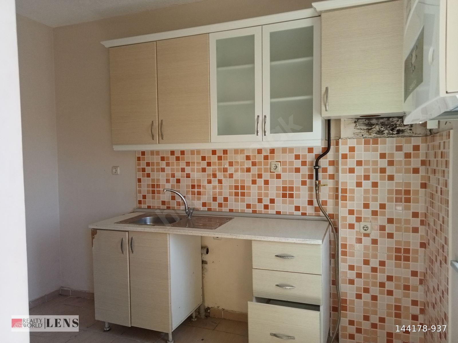 ADAPAZARI KORUCUK MAHALLESİNDE FIRSAT 2+1 SATILIK DAİRE