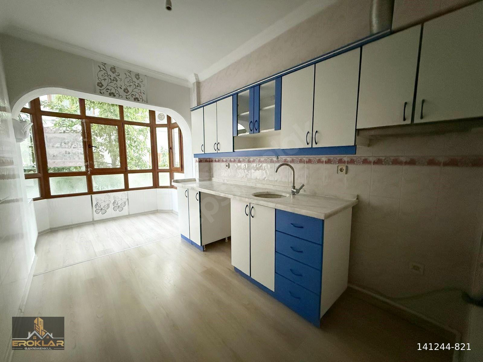 EROKLAR'DAN AYVALI MERKEZDE YENİ BOYALI MASRAFSIZ 1.KAT KİRALIK