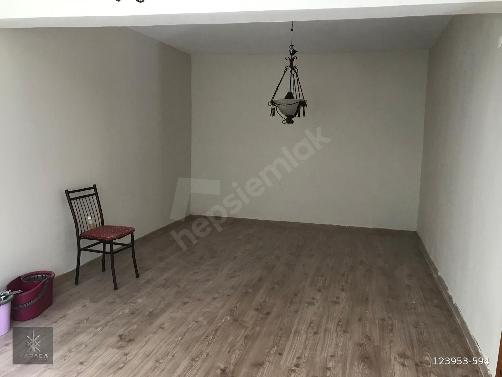 2+1 BAHÇE KATI KAT MÜLKİYETLİ KAYMAKAMLIK DİBİ METROBÜSE 10 DK