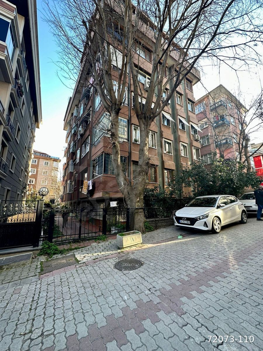 KARTALTEPE'DE SATILIK GENÇ BİNADA TADİLATLI 3+1 ASANSÖR OTOPARK