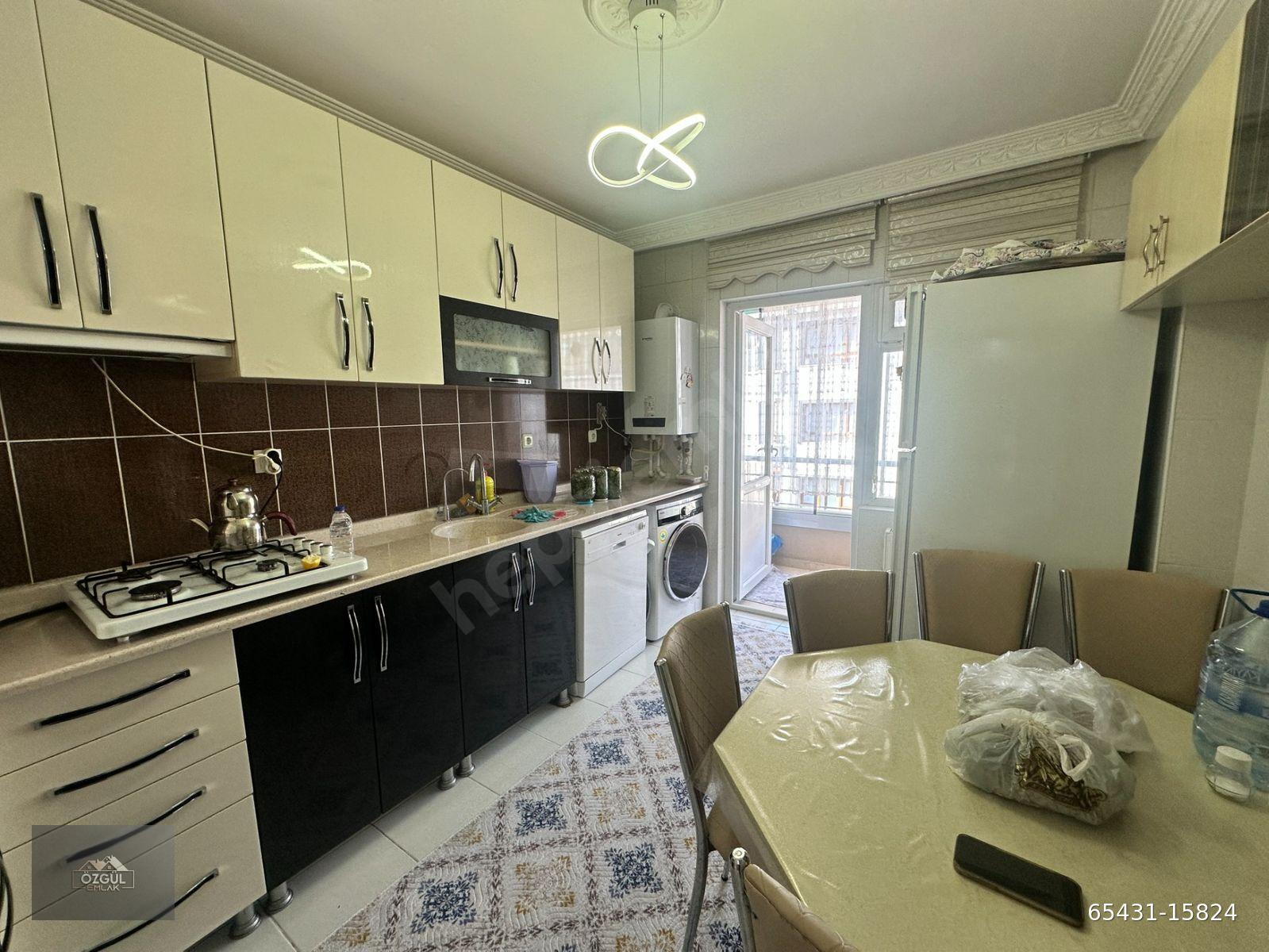 ÖZGÜL EMLAK'tan PROTOKOL YOLU YAKINI ARA KAT MASRAFSIZ 3+1 DAİRE