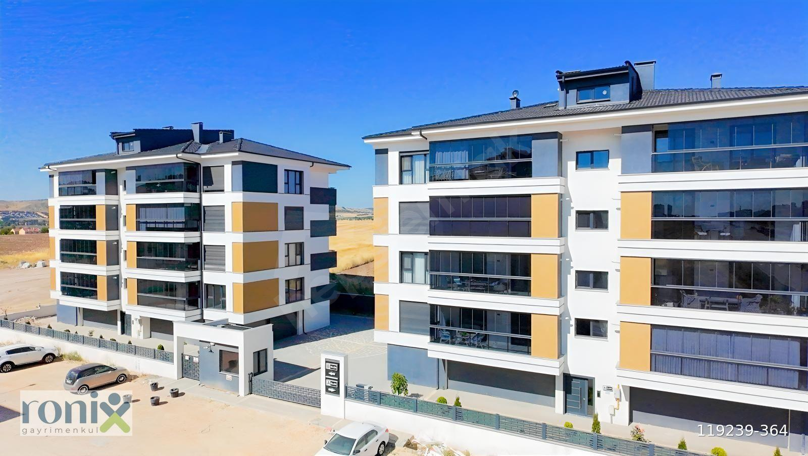 RONIX // BATIKENT MAH. / 3+1 / 190 m2 / SİTE İÇİ / GİYİNME ODASI