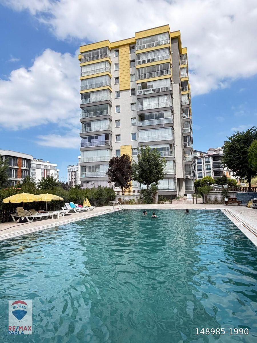 Selda Uçar'dan Full Deniz Manzaralı Site İçi 3+1 Kiralık Daire