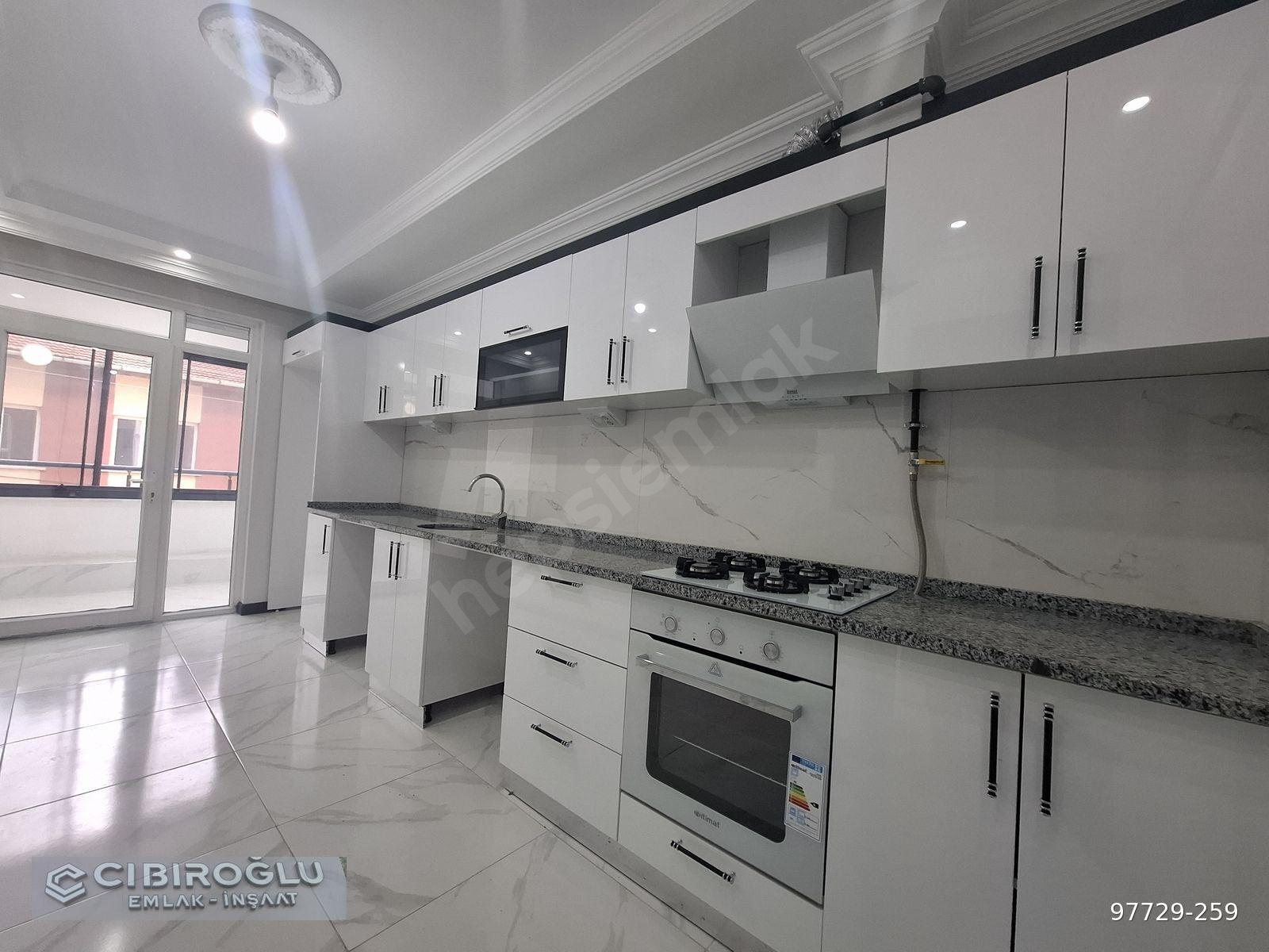 {CIBIROĞLU} ERTAŞ CAD. DİBİNDE 2+1 PANJUR,EBEVEYN BANYO,Z.ISITMA