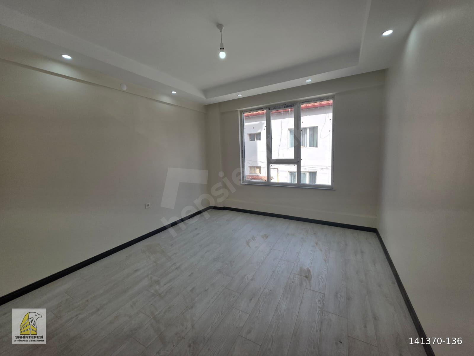 ÇAMLICA'DA ARA KAT 2+0 LÜKS DAİRE ZEMİNDEN ISITMA KAPALI BALKON