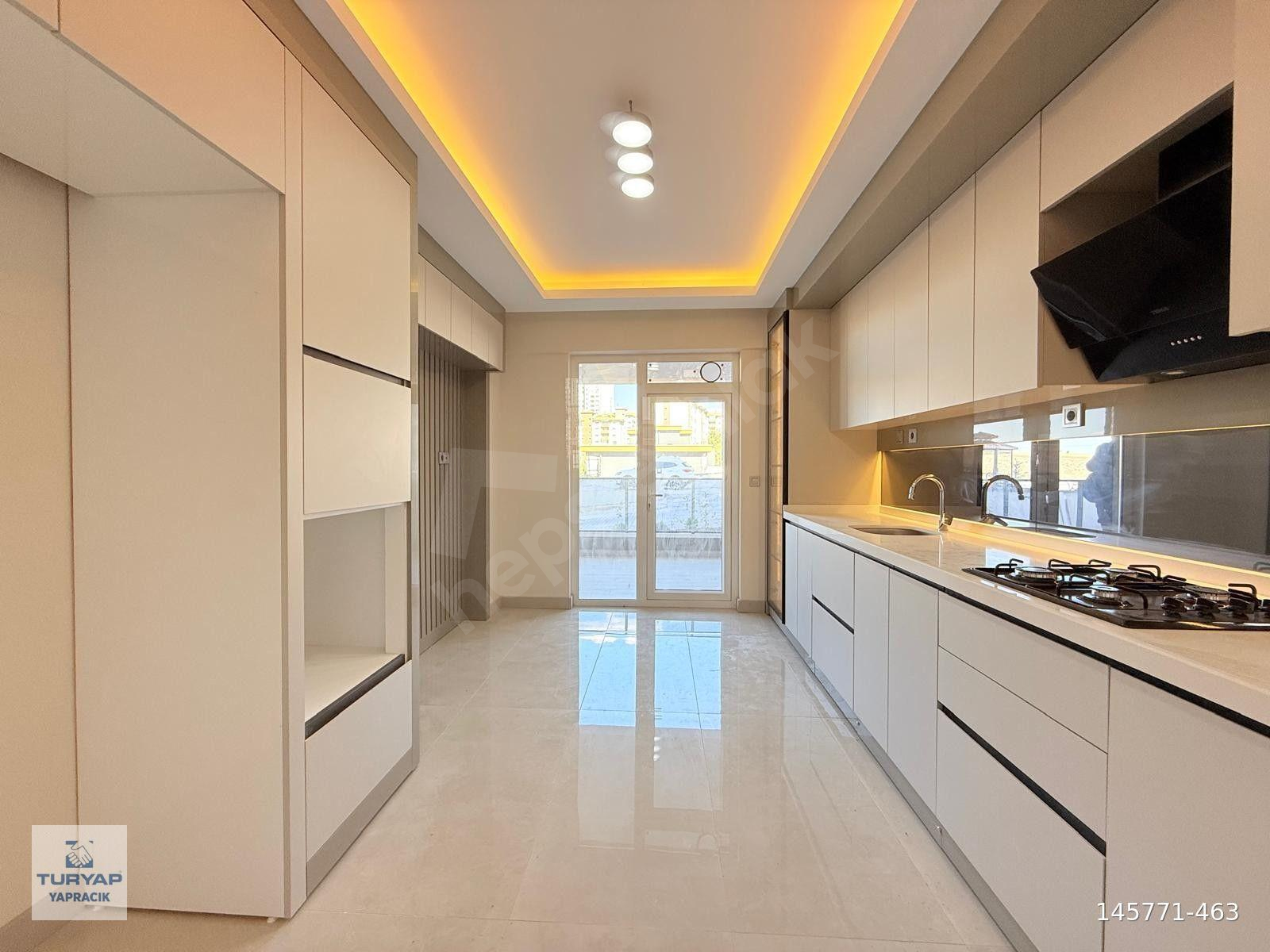TURYAP YAPRACIK - TANORA LİFE'ta 2.KAT İSKANLI 3+1 SATILIK DAİRE