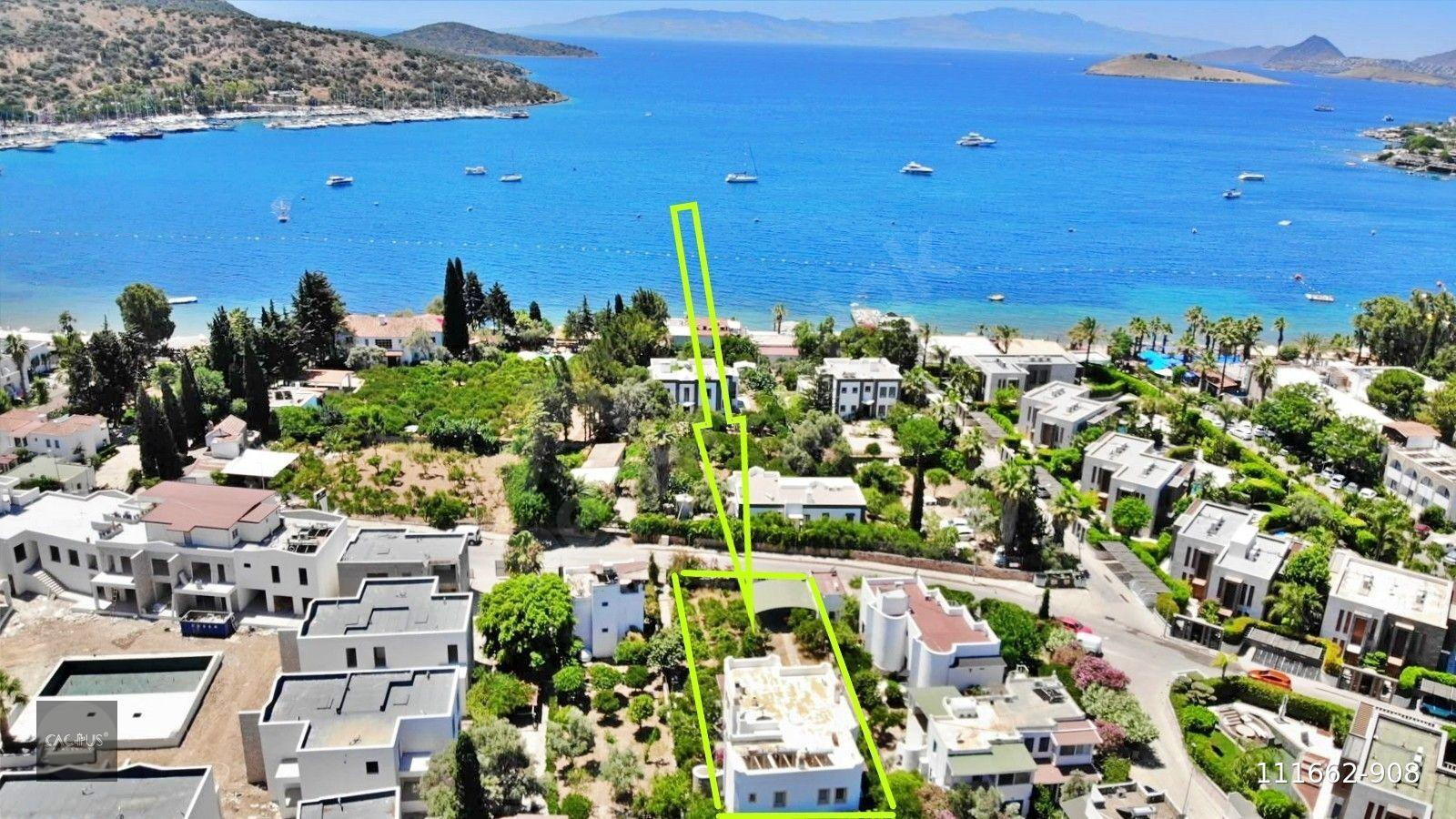 Bitez'de Denize 100mt 700m2 Bahçe içinde 3+1 2 Banyo