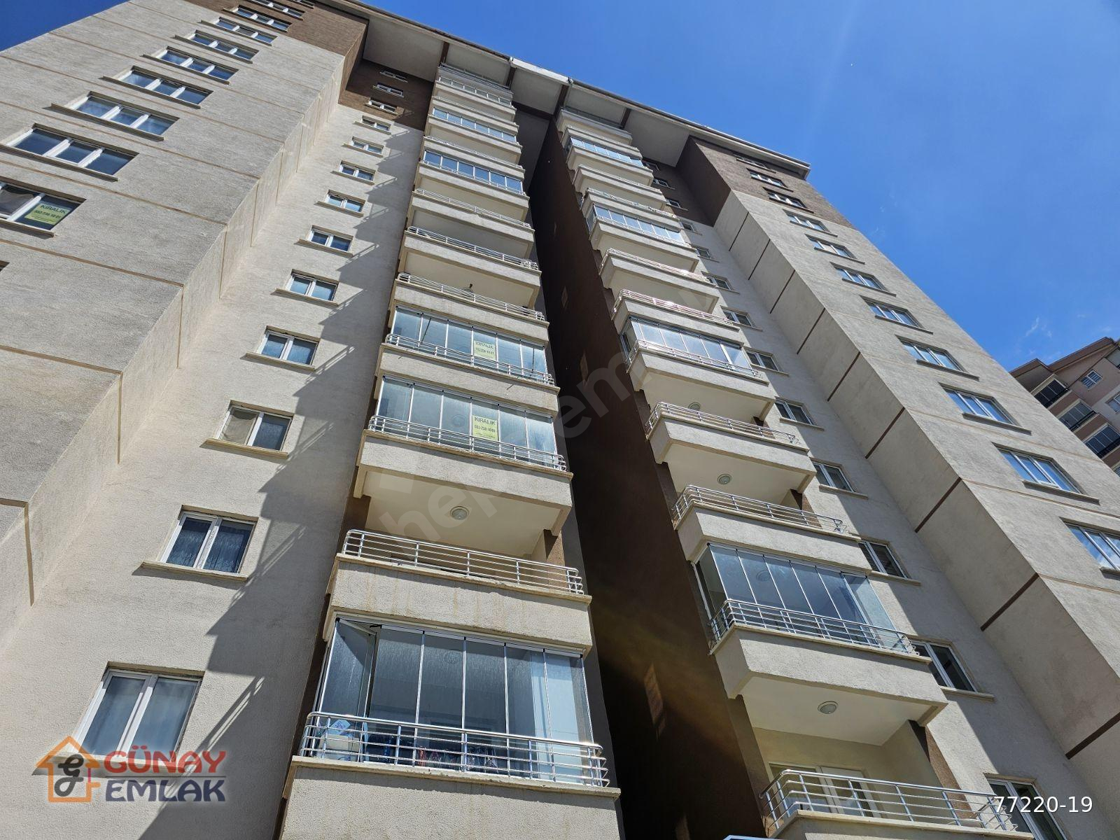 GÜNAY'dan SİTE İÇERİSİNDE GÜNEY CEPHE CADDE YAKINI SATILIK 3+1