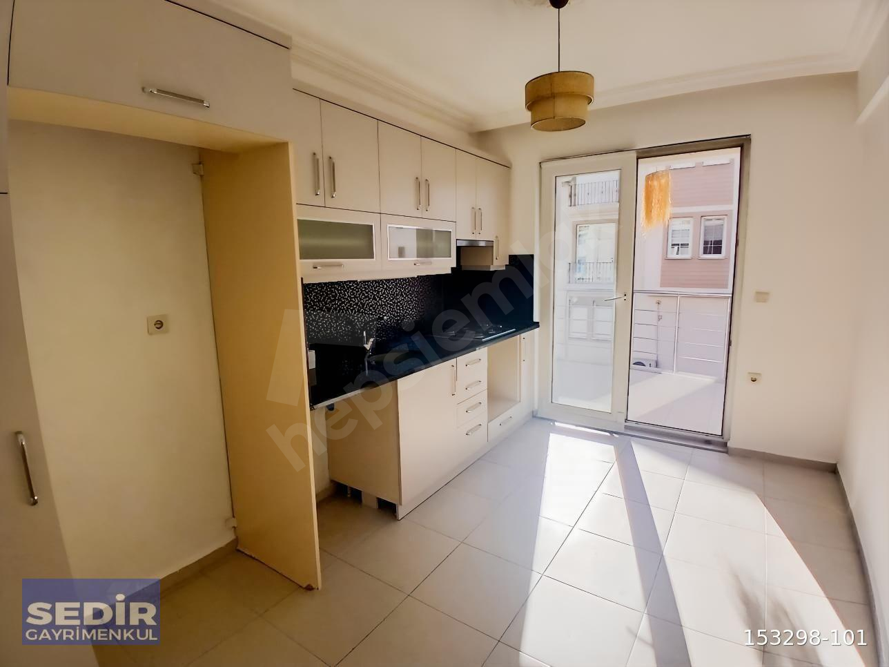 Sedir'den Taşyaka'da Kapalı Mutfak 80 m2 1+1 Kiralık Daire
