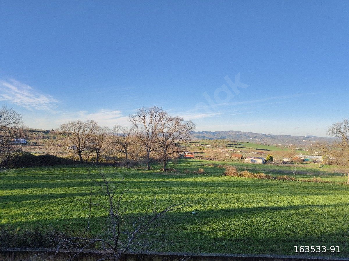 DUMLUPINARDA OTOBÜS GÜZERGAHINDA KİRALIK 2+1 CAM BALKONLU DAİRE