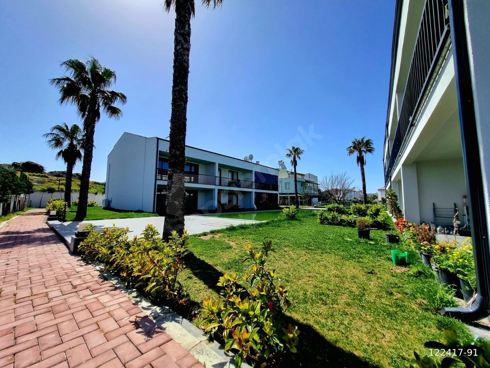 ayvalik altinovada bahceli 2+1 lux 95 m2
