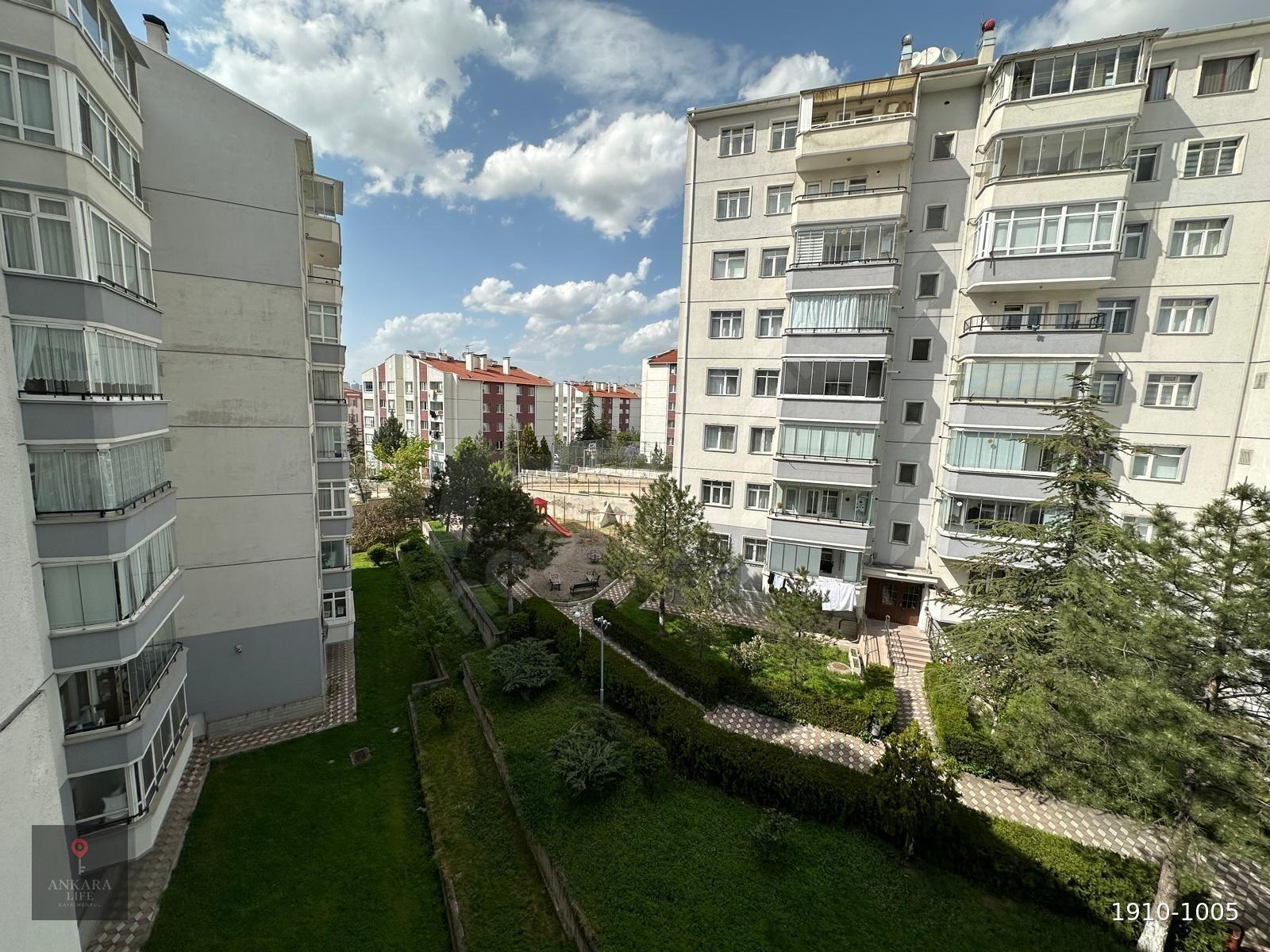 ANKARA LİFE GAYRİMENKUL'DEN BATI SİTESİ MAH ARA KAT 3+1 ASANSÖRLÜ