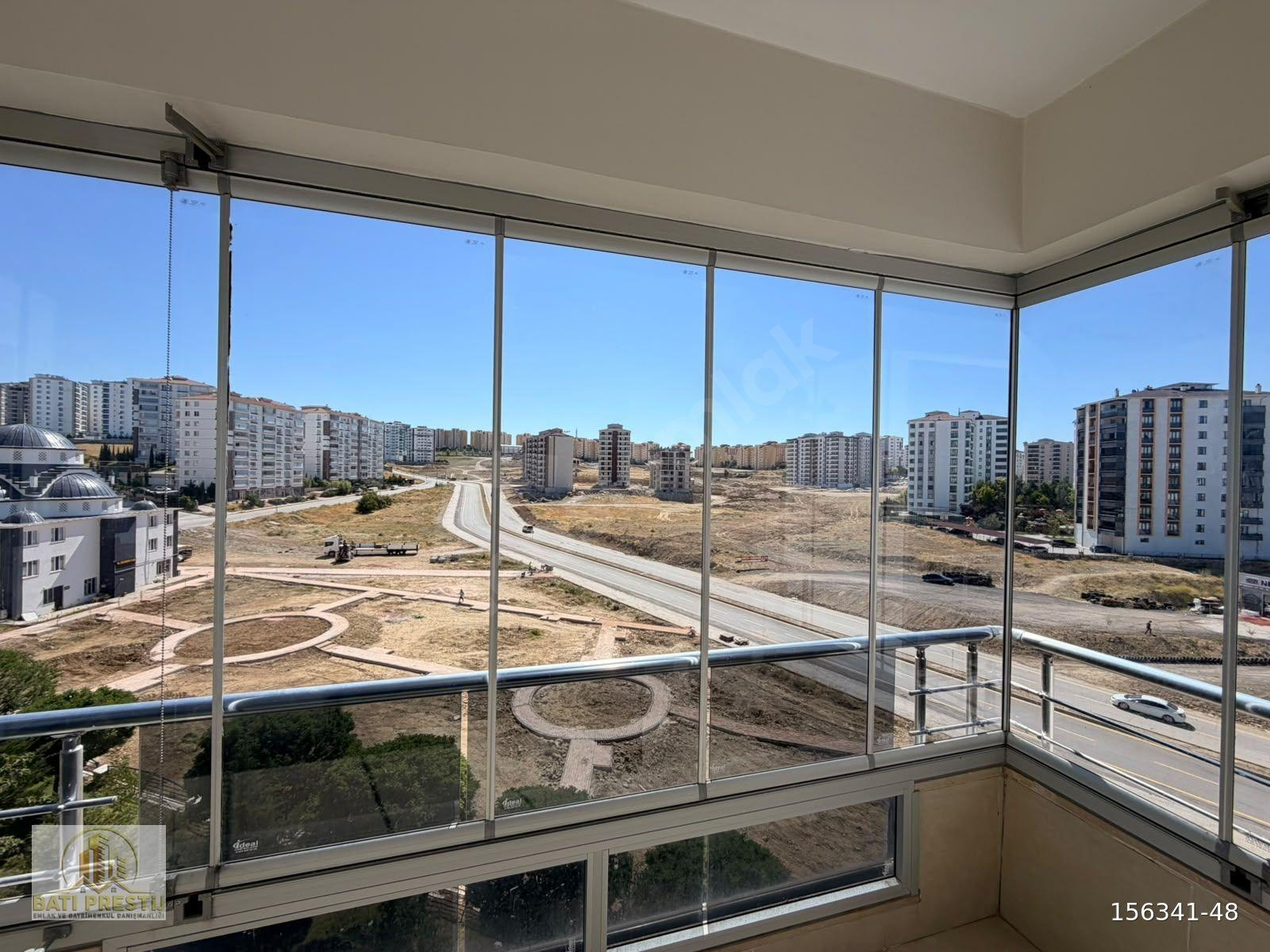 ÇAYDA ÇIRANIN EN GÖZDE YERİNDE KİRALIK LÜKS DAİRE- BATI PRESTİJ