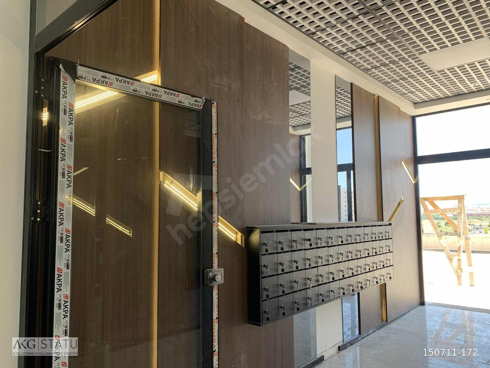 STATÜ// ONYX CORNER'DA TERASLI AVM CEPHE SATILIK 2+1 DAİRE!!