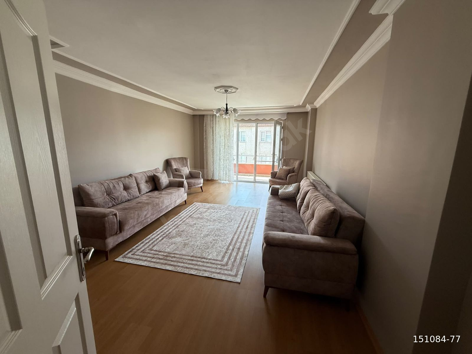 CAN CAN DAN KAZIMİYE MAVİLİ BAHÇEDE 180 MT 3+1 SATILIK DAİRE