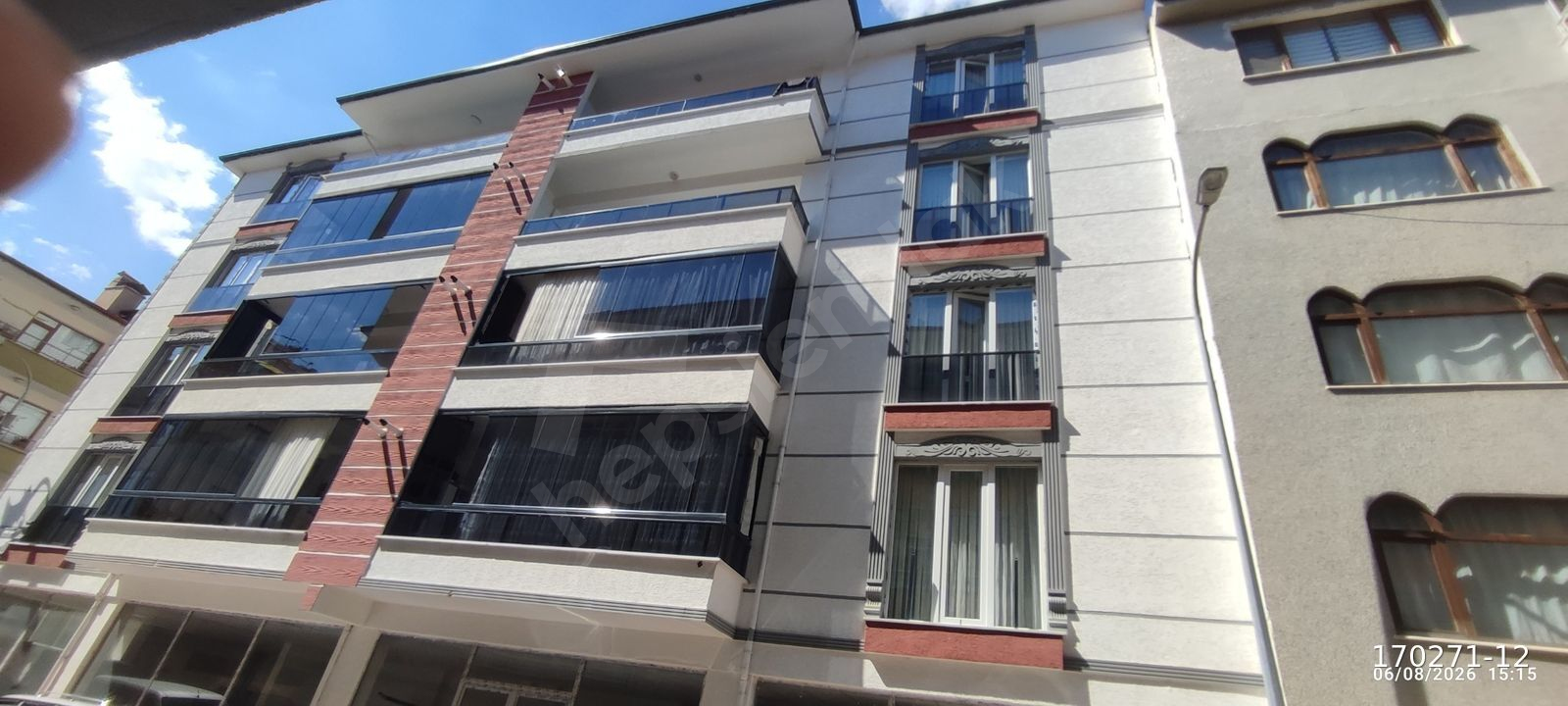 ÖZMEN EMLAKTAN CAMİKEBİR MAHALLESİNDE 3+1 DOĞALGAZLI ASANSÖRLÜ KİRALIK DAİRE