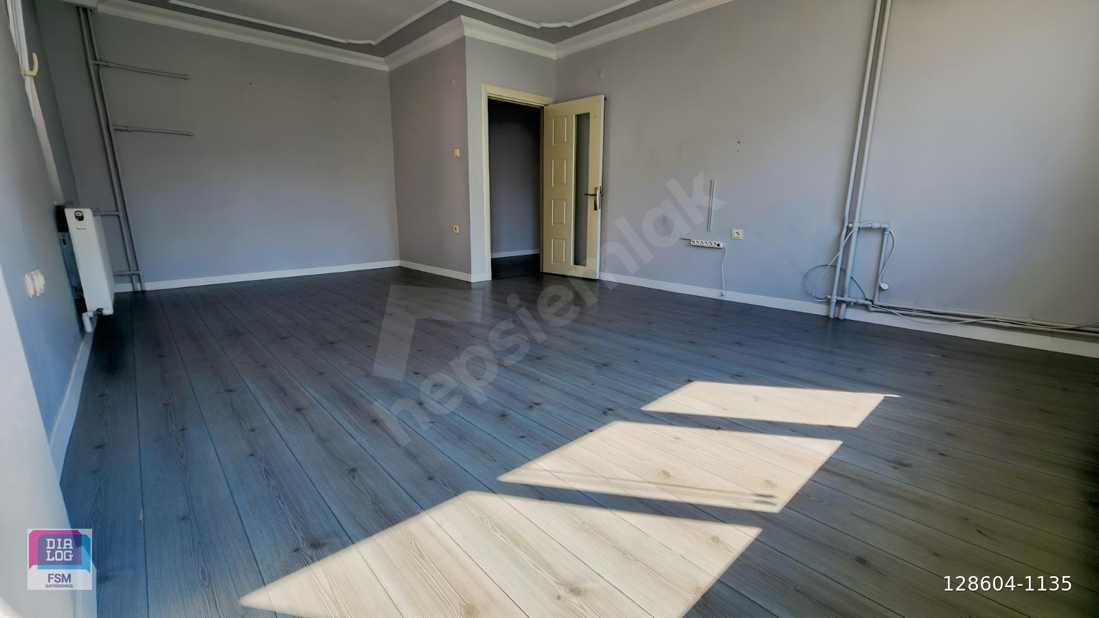 İHSANİYE MERKEZİ KONUMDA FSM YE YAKIN SİTE İÇİ SATILIK 3+1 DAİRE