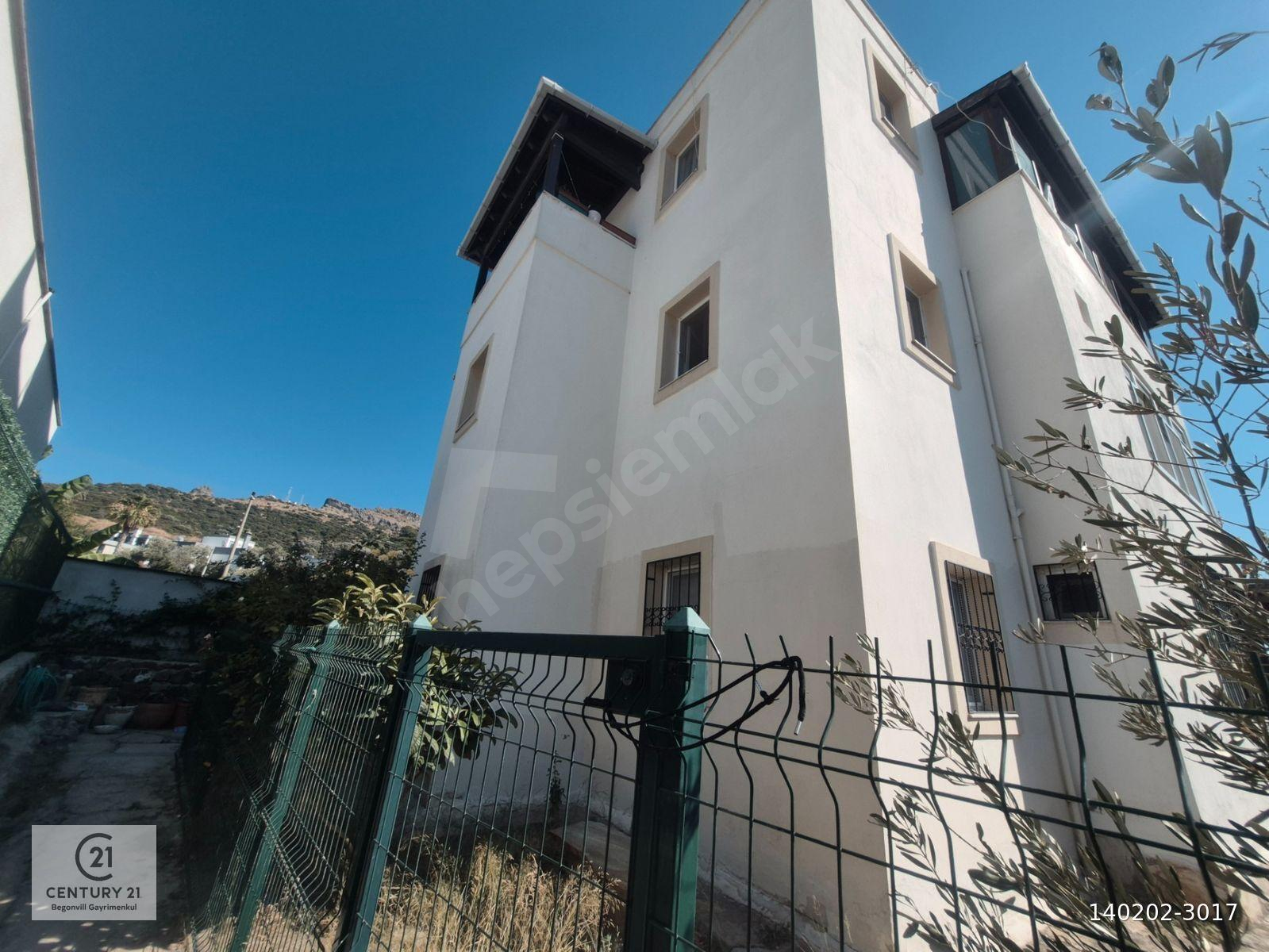 Bodrum Turgutreis'te Satılık 2+1 Bahçe Katı