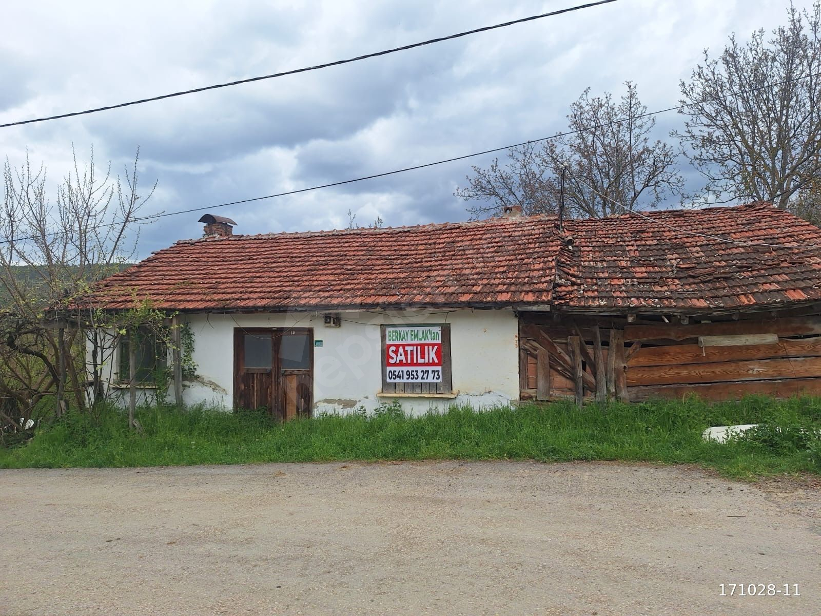 Berkay Emlaktan Satılık Köy Evi