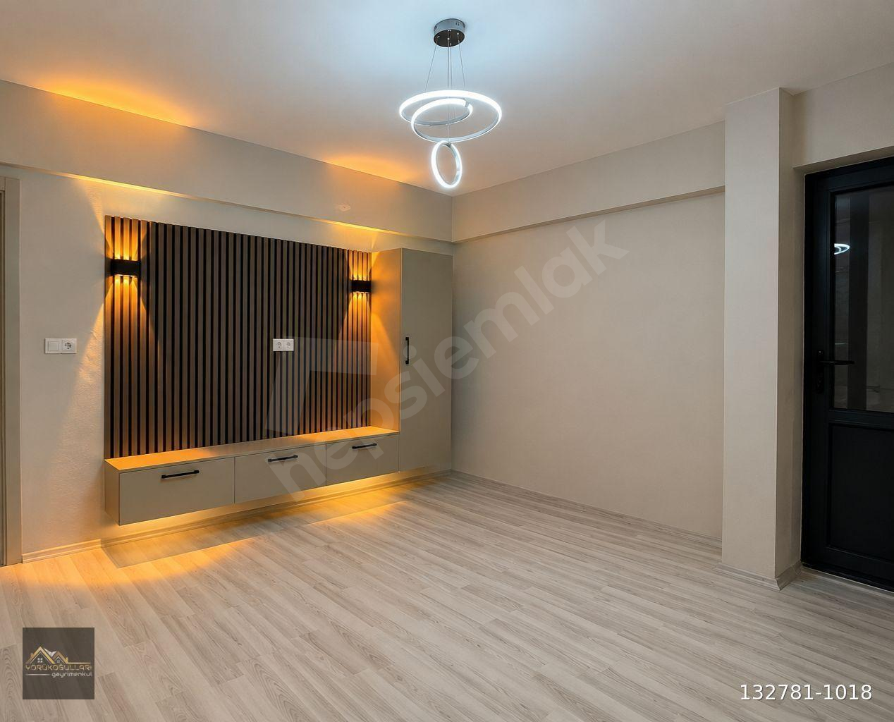 KOMPLE YENİLENMİŞ 156 M² ARA KAT DAİRE