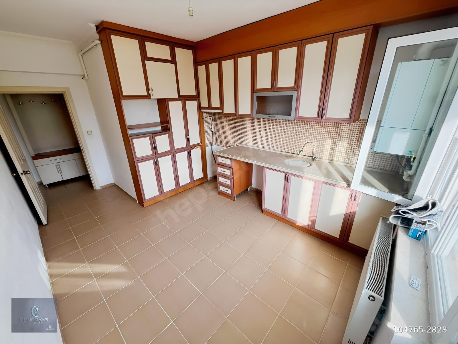 ÇORUM CENGİZ YAPI-İSMAİL KAKAÇ OKULU ÇEVRESİNDE SATILIK 3+1DAİRE