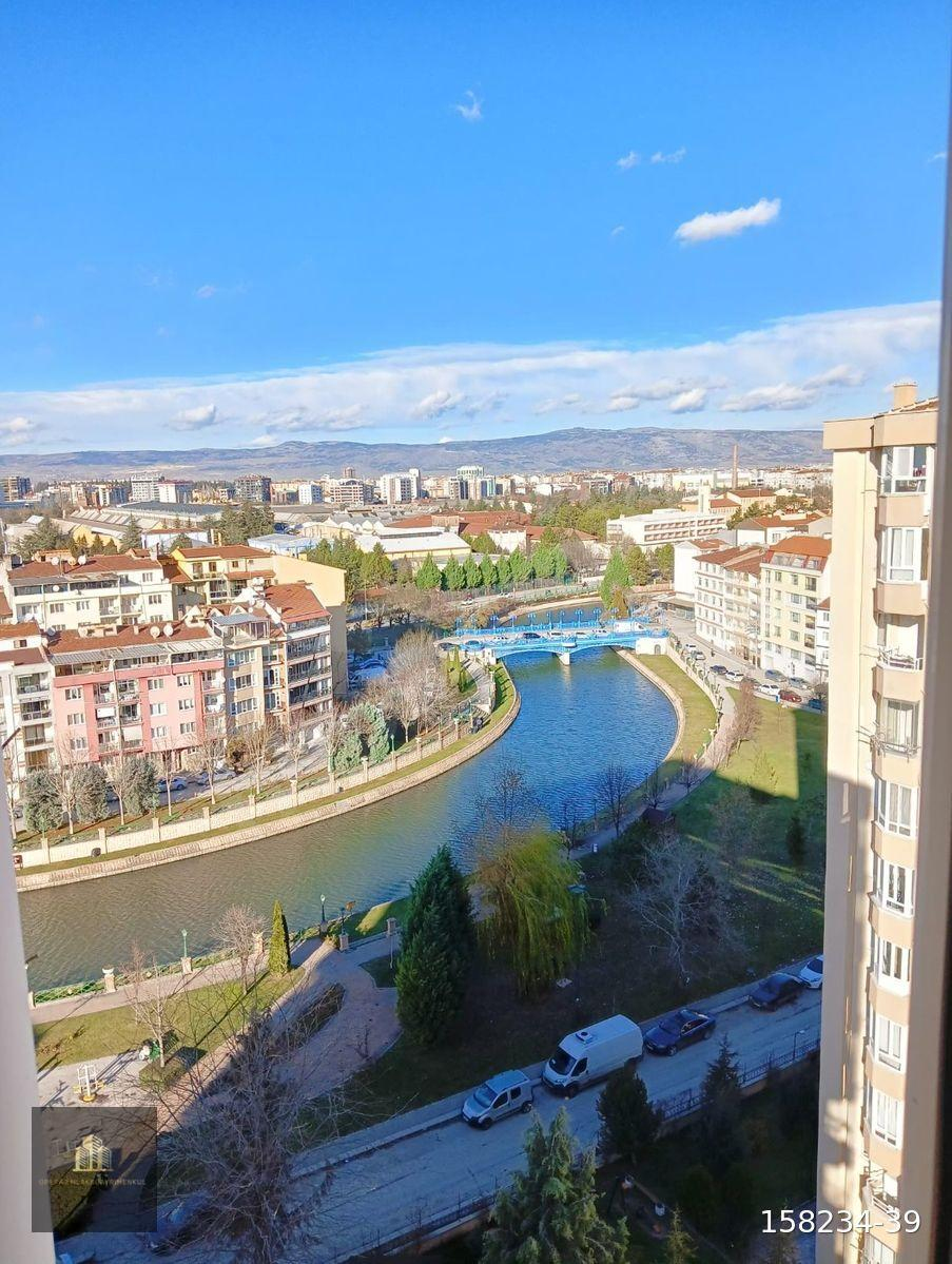 OPERA EMLAK'TAN ERCAN SOKAK'TA PORSUK VE ESKİŞEHİR MANZARALI FIRSAT DAİRE..