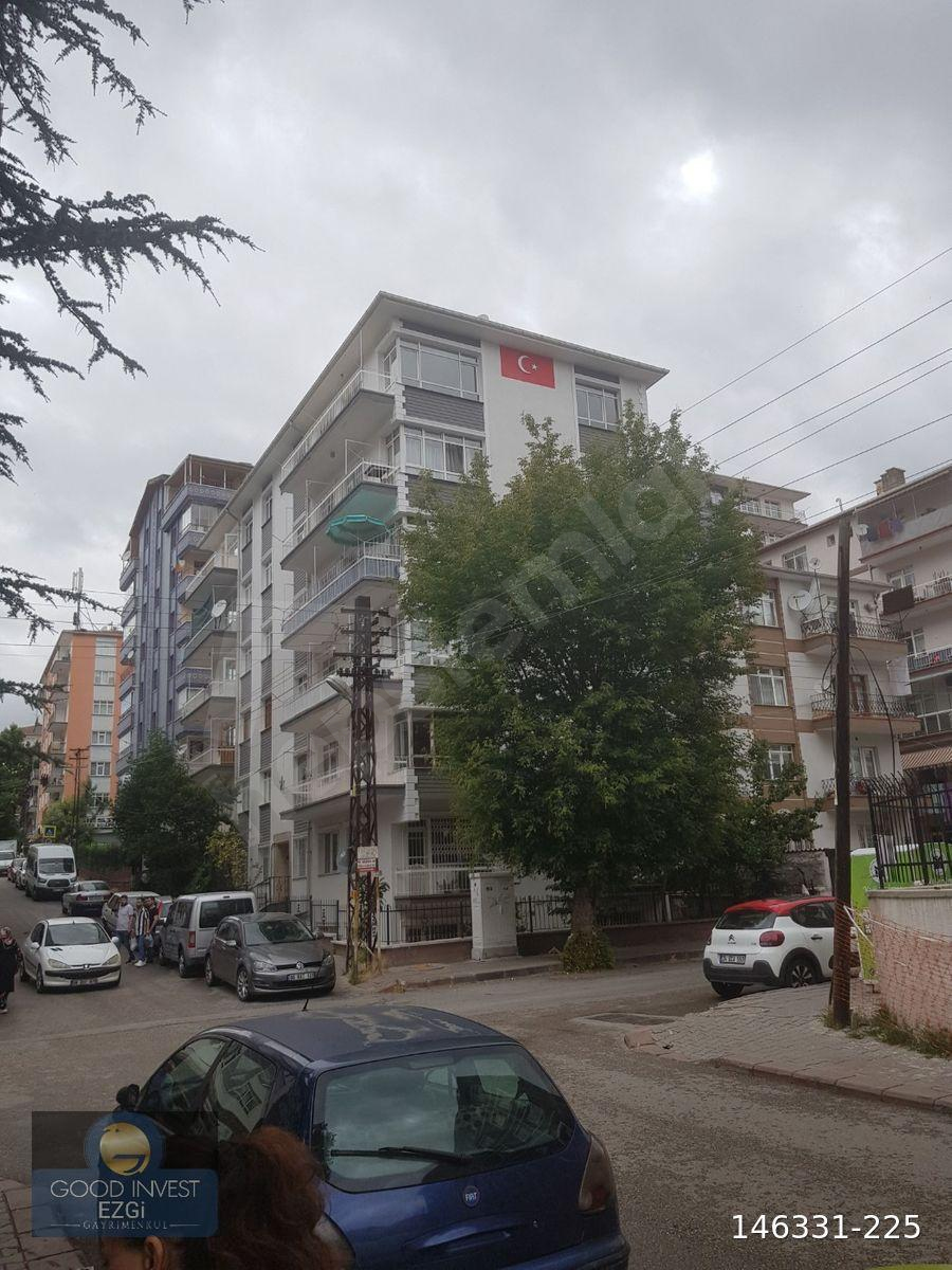 Demetevler Metro Durağına Yakın Üç cepheli Ferah Daire
