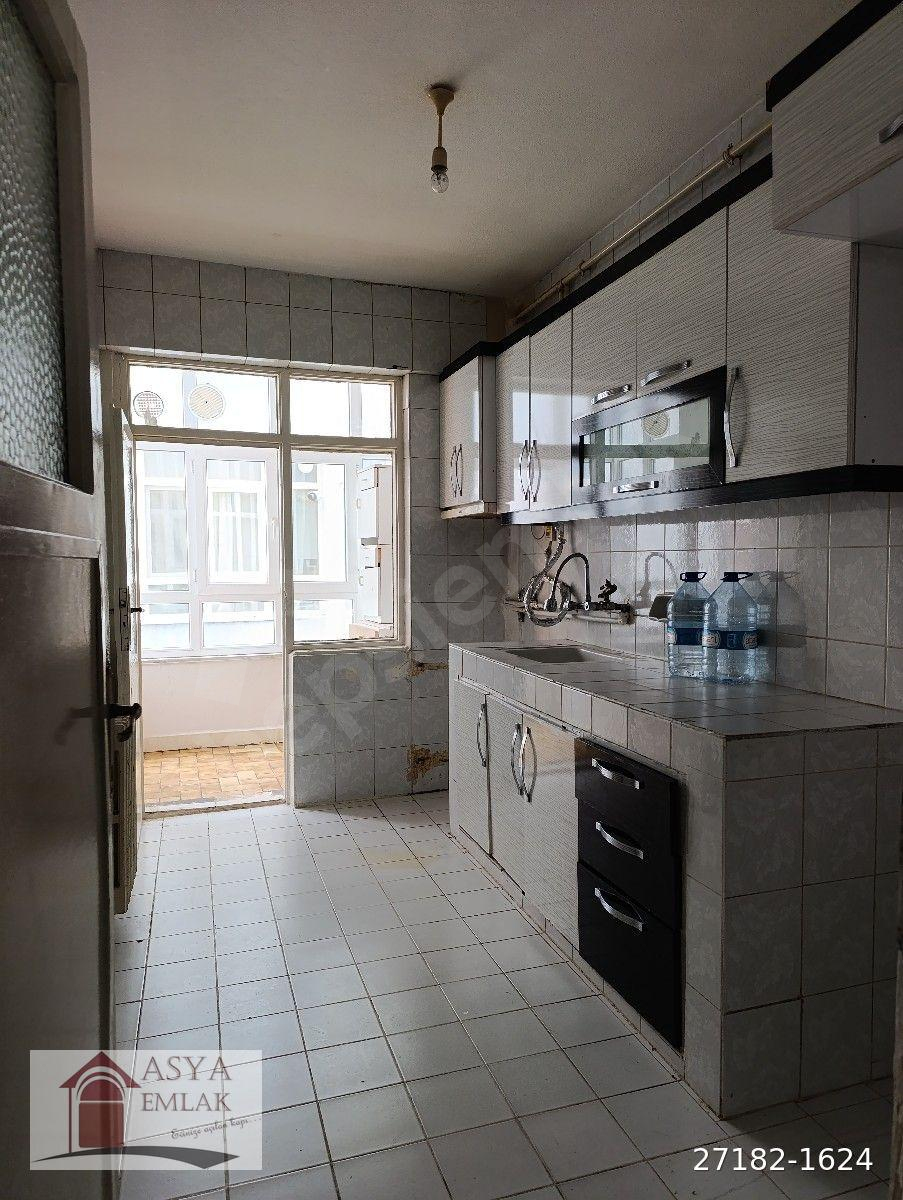 ÇORLU MERKEZDE KİRALIK 3+1SALON 130 M2 3 KAT DAİRE