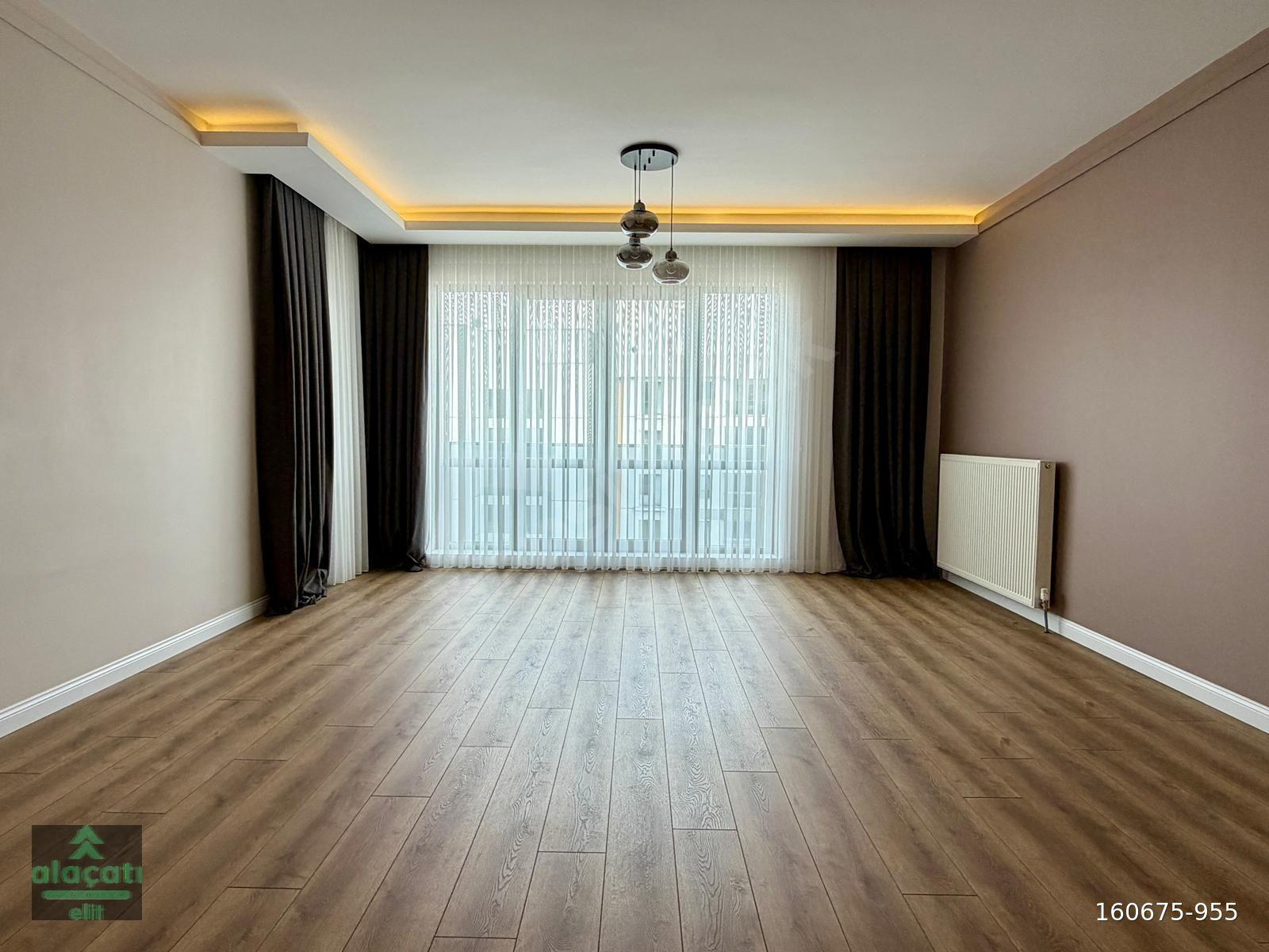 BAĞLICA'DA SİTE İÇERİSİNDE GENİŞ 4+1 ÇİFT CAM BALKONLU DAİRE
