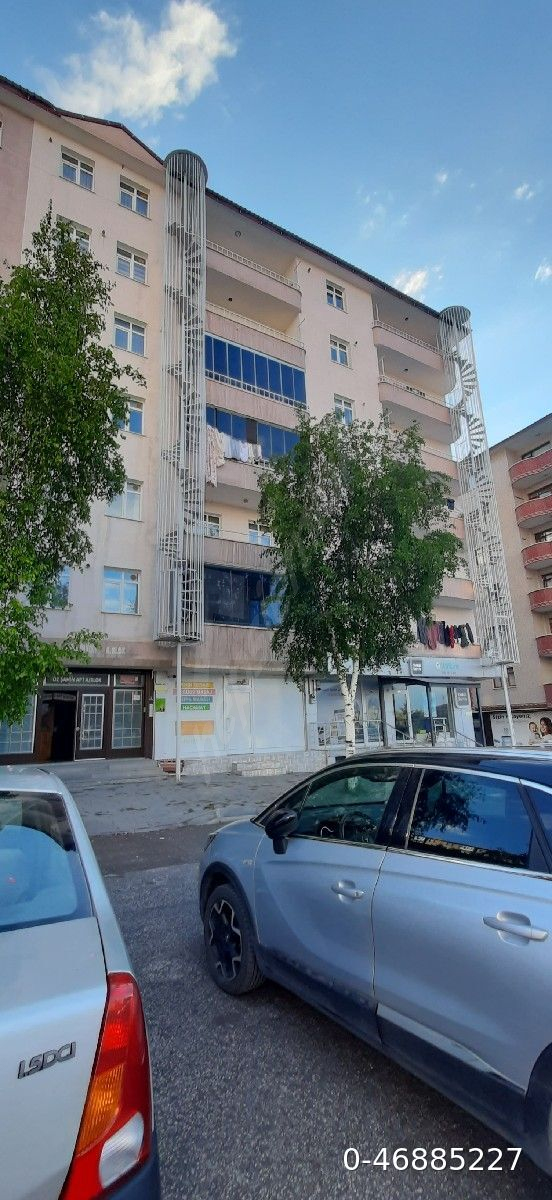 ŞEHİR HASTANESİ KARŞISINDA YILDIZKENTIN MERKEZI KONUMUNDA FIRSAT ARA KAT DAIRE