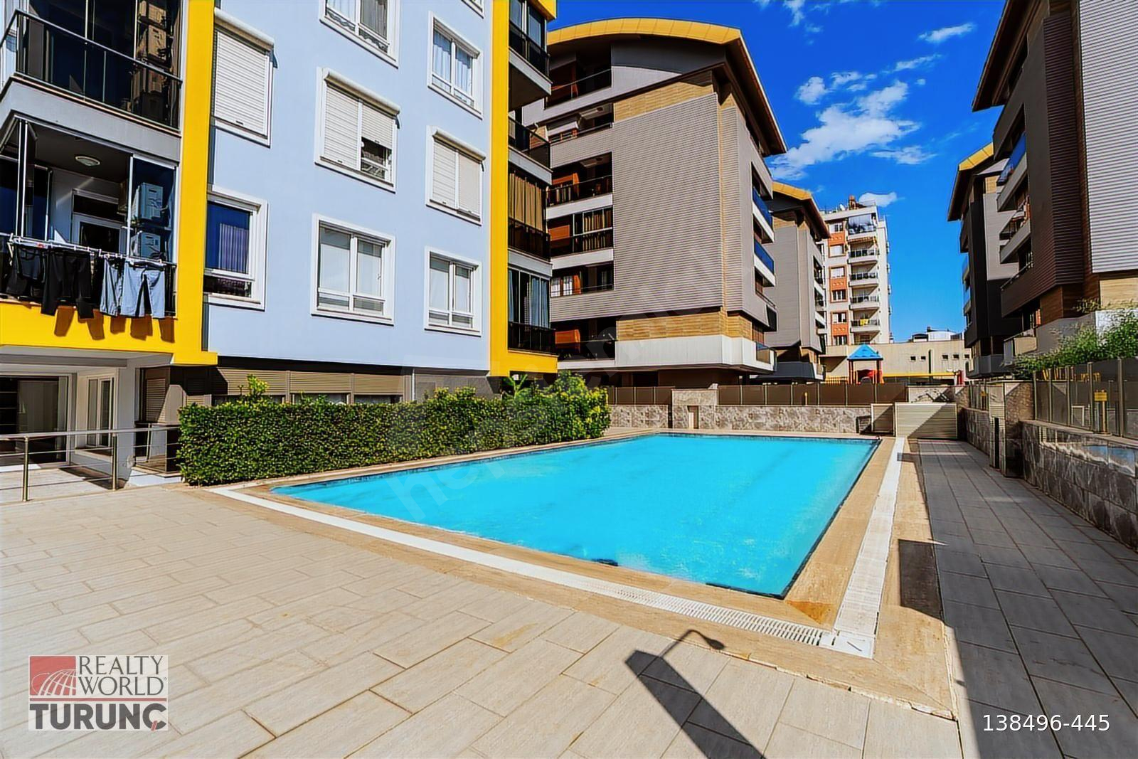 Konyaaltı Uncalı'da Havuzlu Kapalı Otoparklı 3+1 Satılık Daire