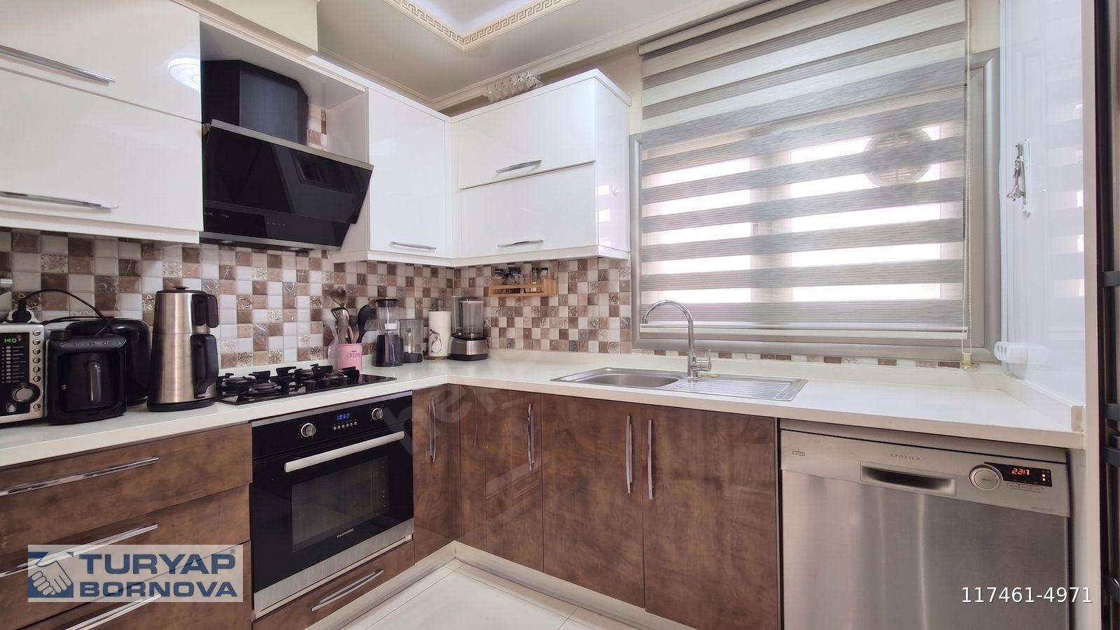 Bayraklı Osmangazi Genç Bina Ferah Kullanımlı Satılık 2+1 Daire
