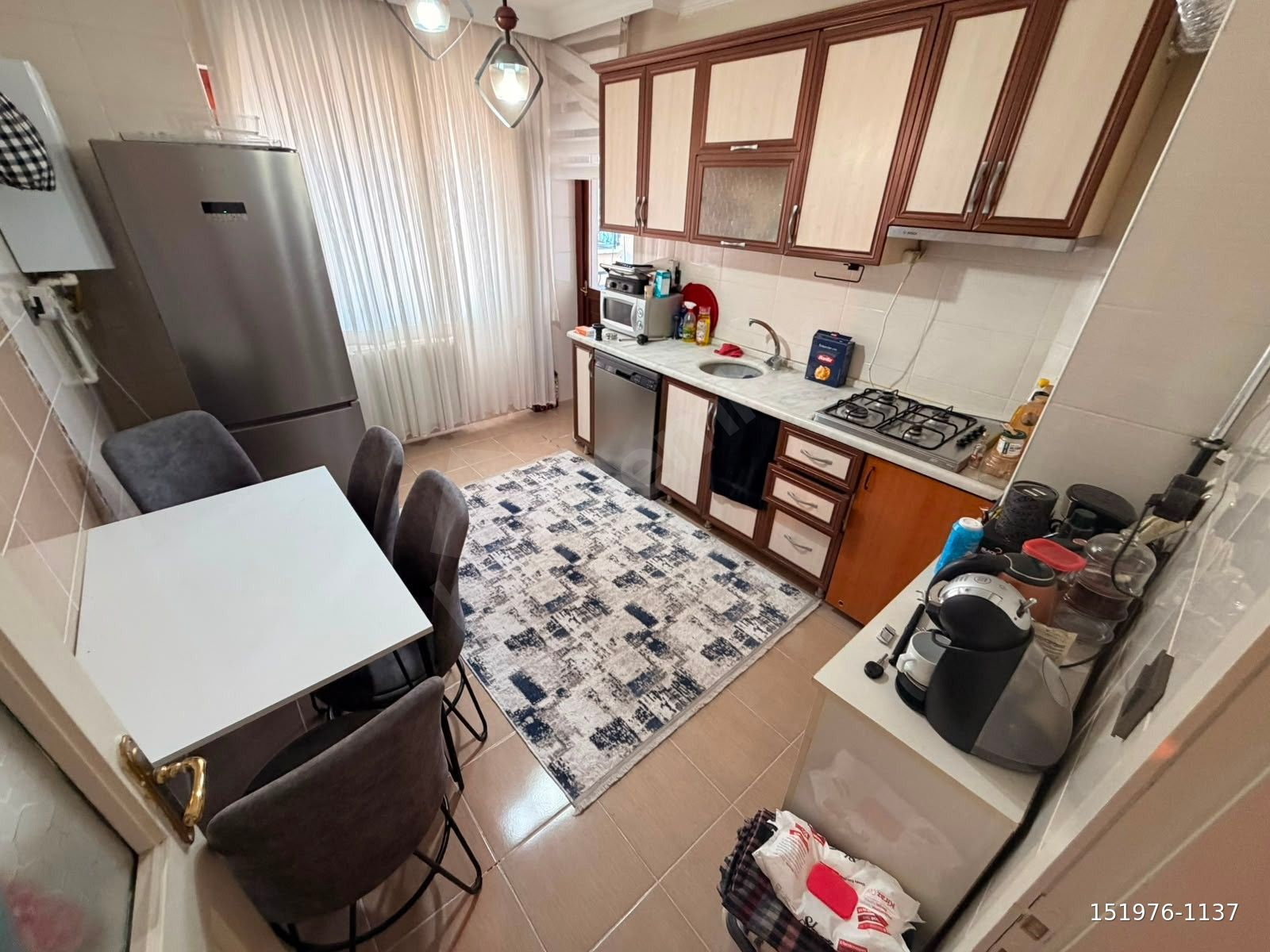 MALAZGİRT MAHALLESİNDE 3.KATTA BAĞIMSIZ 3+1 DAİRE