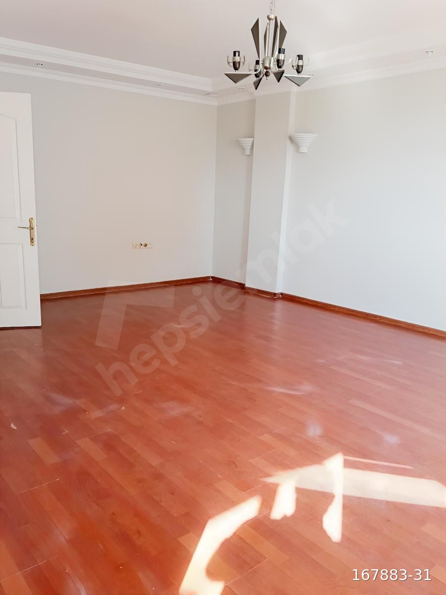 AVCILAR CİHANGİR MAHALLESİ'NDE 110 M2 , 2+1 DAİRE SATILIK