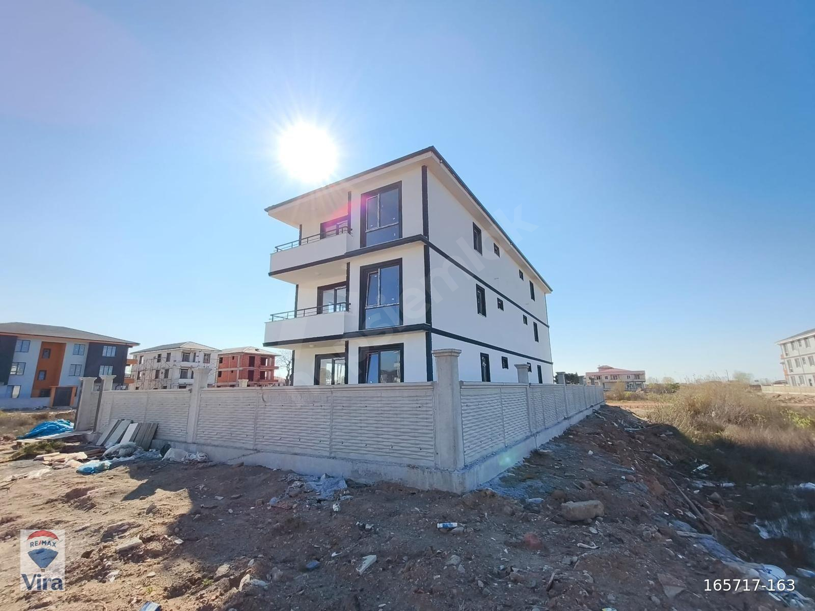 REMAX VİRA ÖZLEM ŞİMŞEK'TEN LİMANA YAKIN SATILIK SIFIR DAİRE