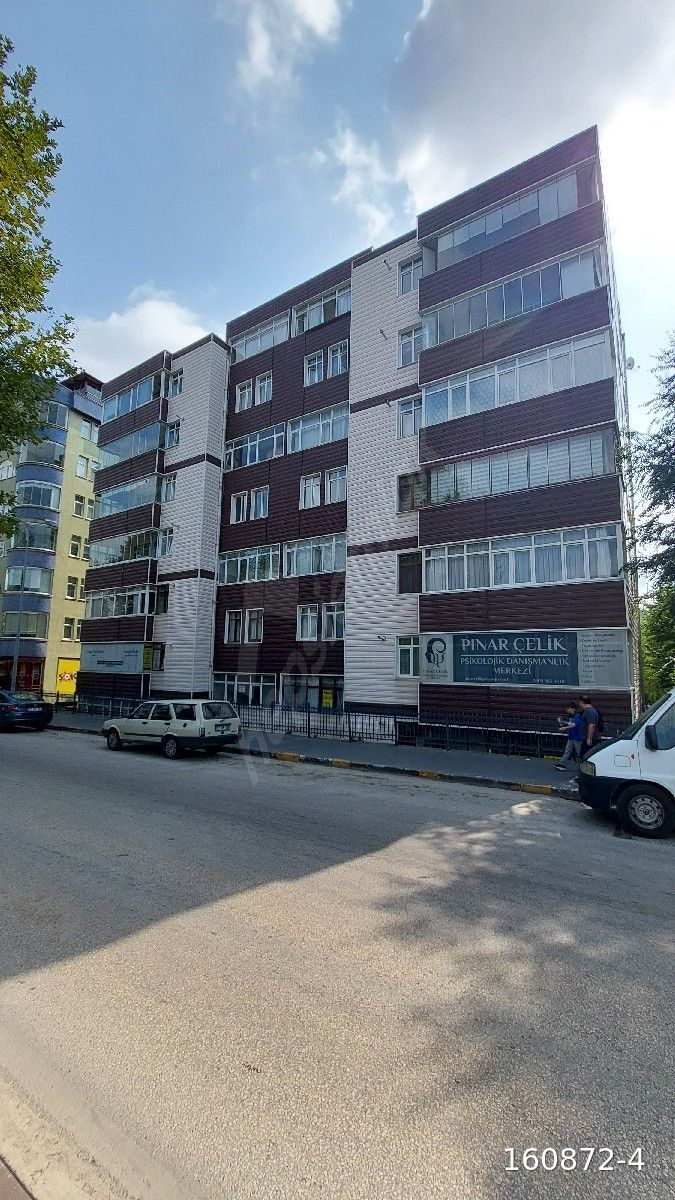 "DOST EMLAK" CADDE ÜSTÜ/KIŞLA PARKI KARŞISI/KENTSEL DÖNÜŞÜME UYGUN TRİPLEX