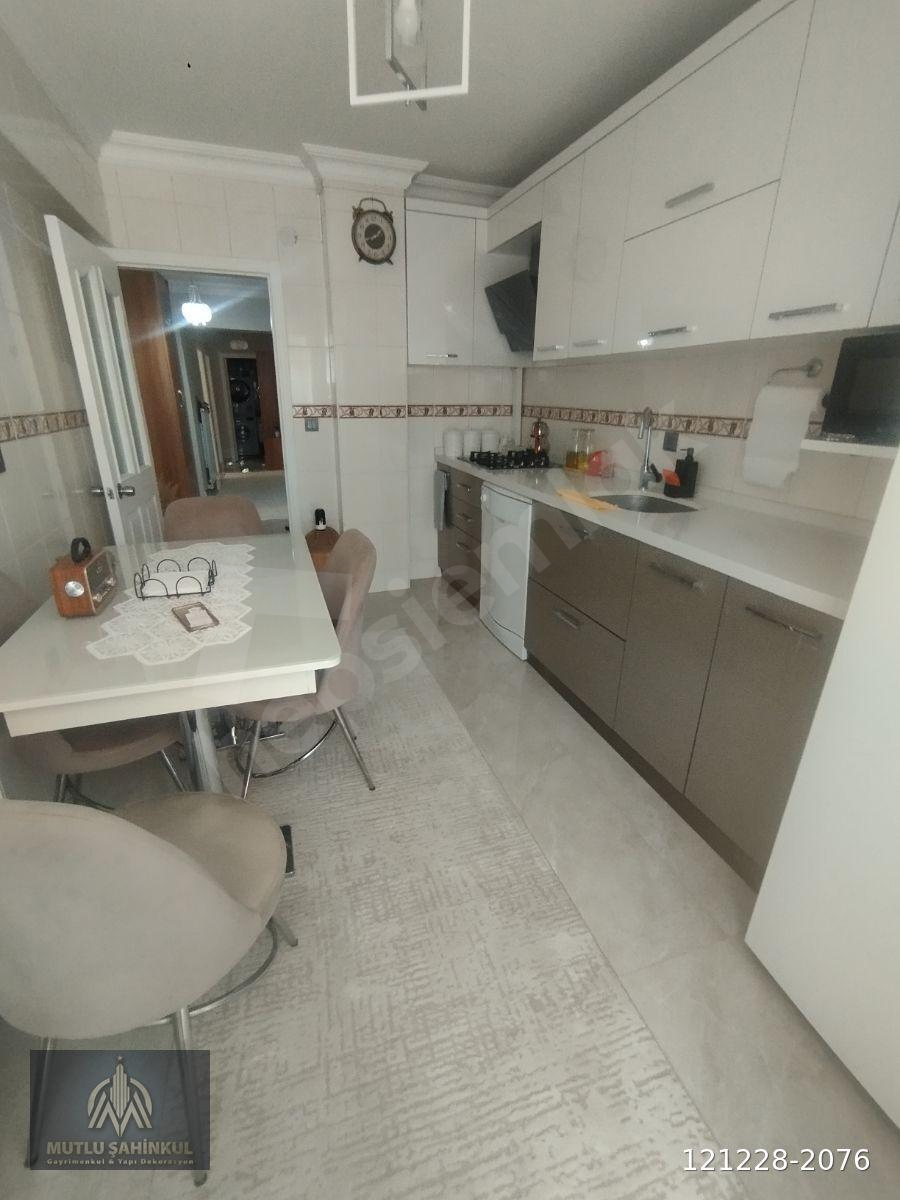 GENERAL ZEKİ DOĞAN DA 130 M2 ARA KAT 3+1 BAĞIMSIZ SALON SATILIK