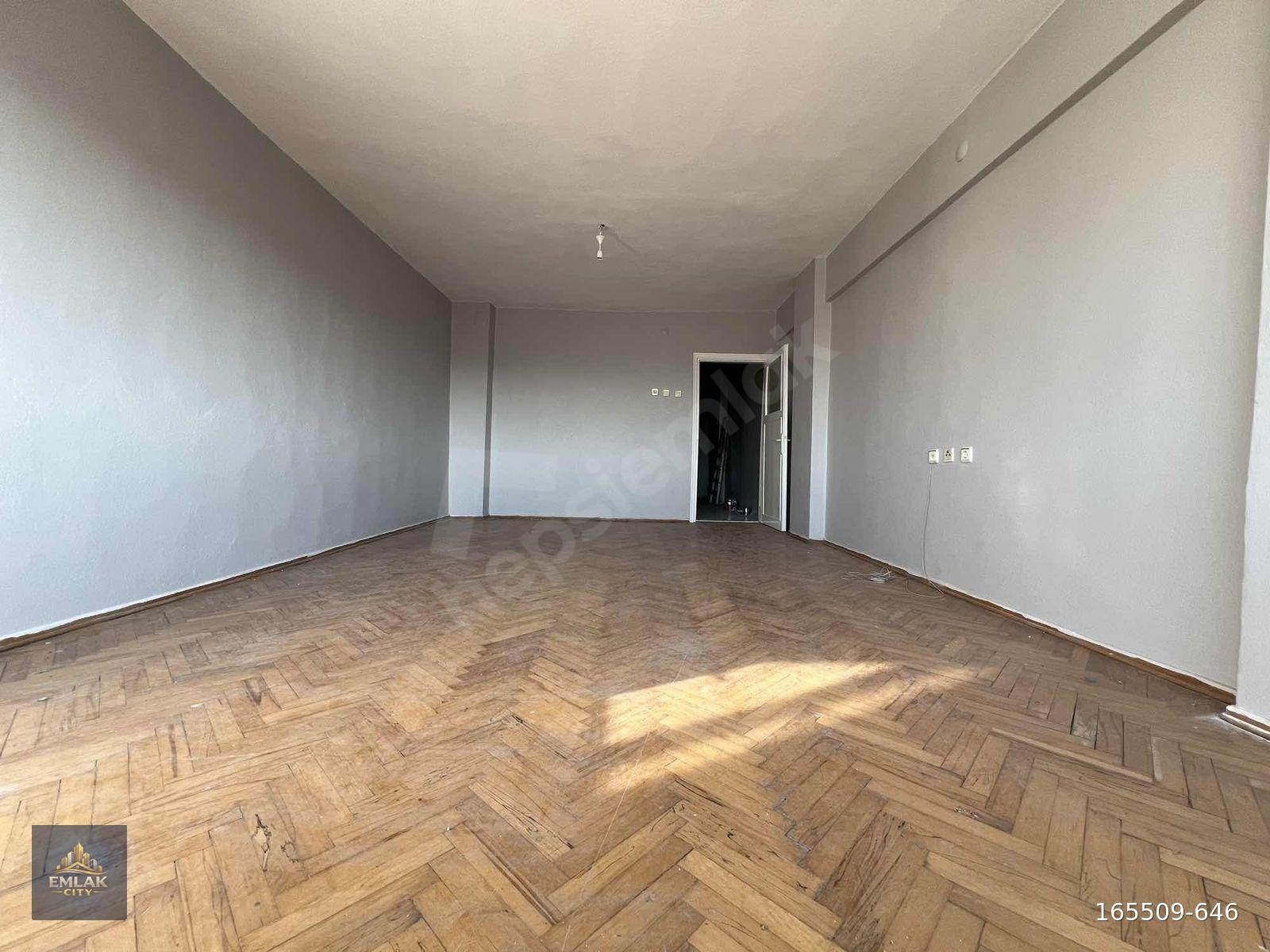 IŞIKLAR MH. SİVRİHİSAR CD ÜZERİNDE, ASANSÖRLÜ, ÇOK GENİŞ 2+1