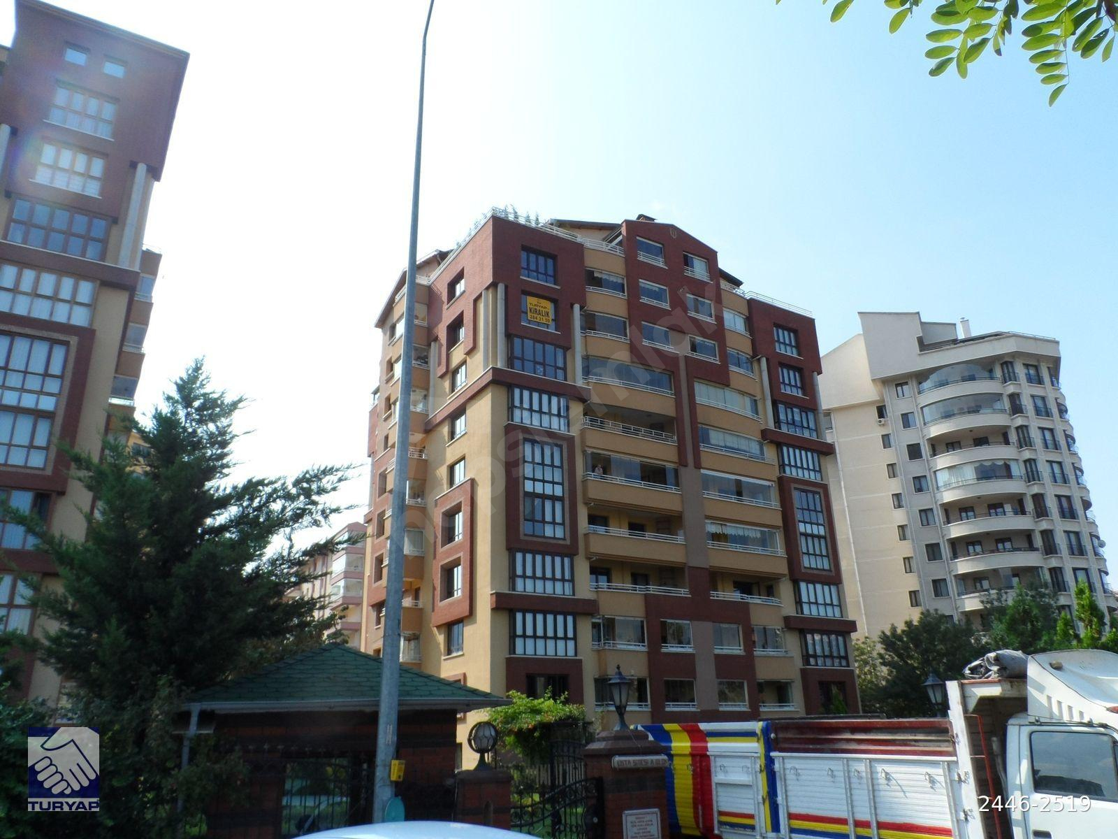 ÇUKURAMBAR USTA SİTESİNDE KOMBİLİ ARA KATTA 4+1 KİRALIK DAİRE