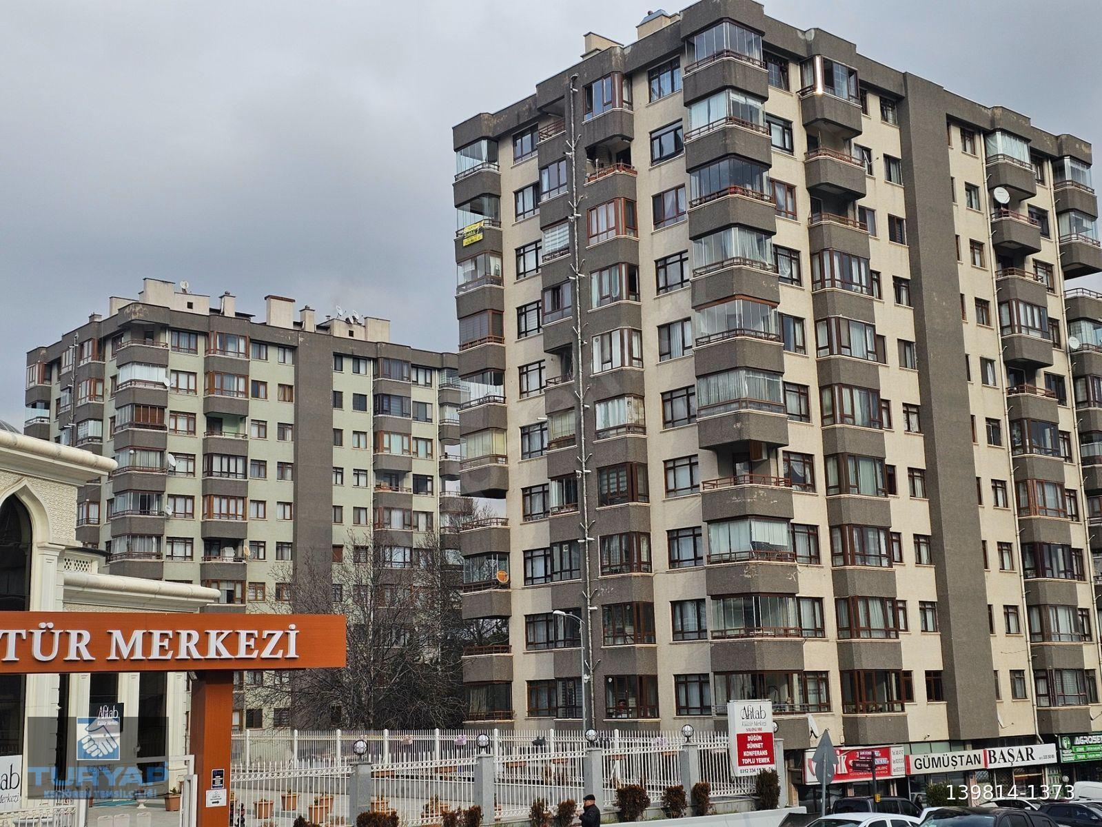 BAĞDAT CADDESİ YAKINI YENİMAHALLE DEMETEVLER’DE KÖKLÜ SİTEDE MANZARALI 3+1