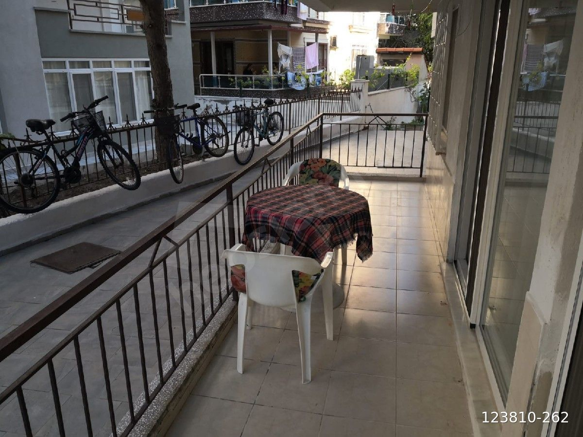 Ayvalık Sarımsaklı da haftalık aylık Kiralık daire (100.000 ) TL aylık haftalık 25 bin TL dir.