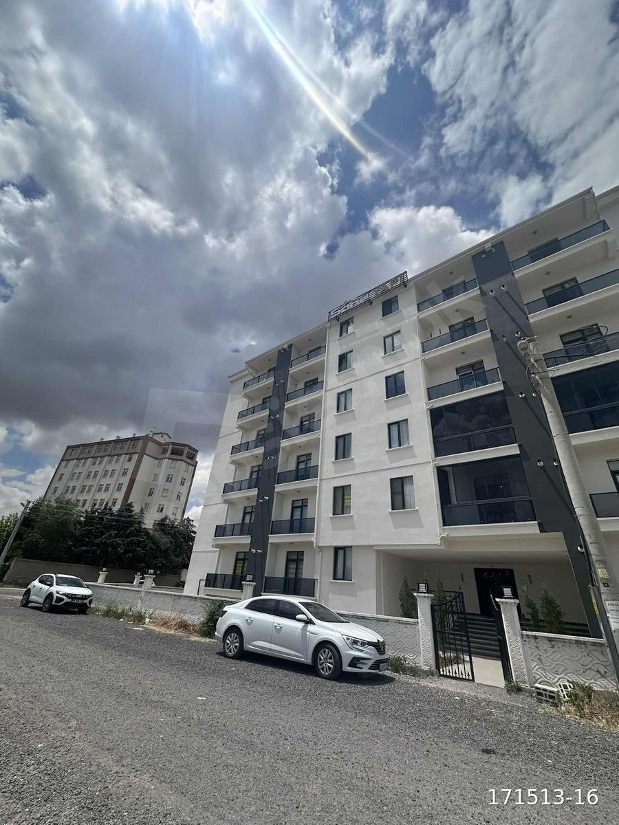 TACİNDE FEN LİSESİ KARŞISI LÜKS EŞYALI SATILIK DAİRE