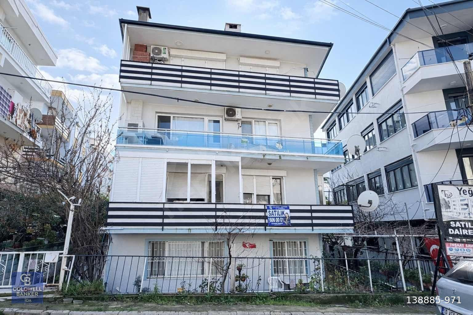 Ayvalık Ali Çetinkaya Mah.'de Satılık Daire